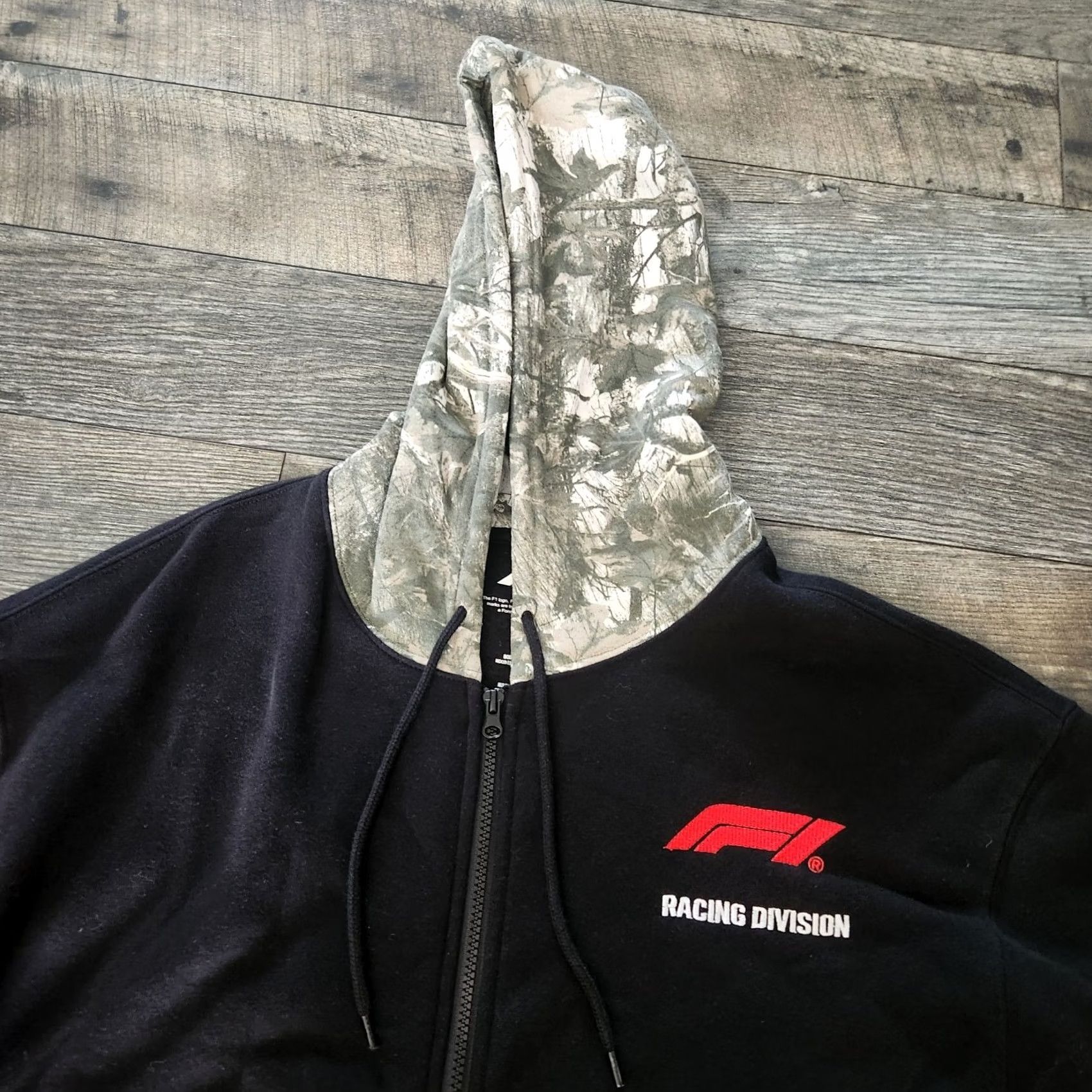 Vintage VINTAGE Formula 1 Hoodie Womens Large Full Zip Black Camo Embroidered New Size L / US 10 / IT 46 - 4 Thumbnail