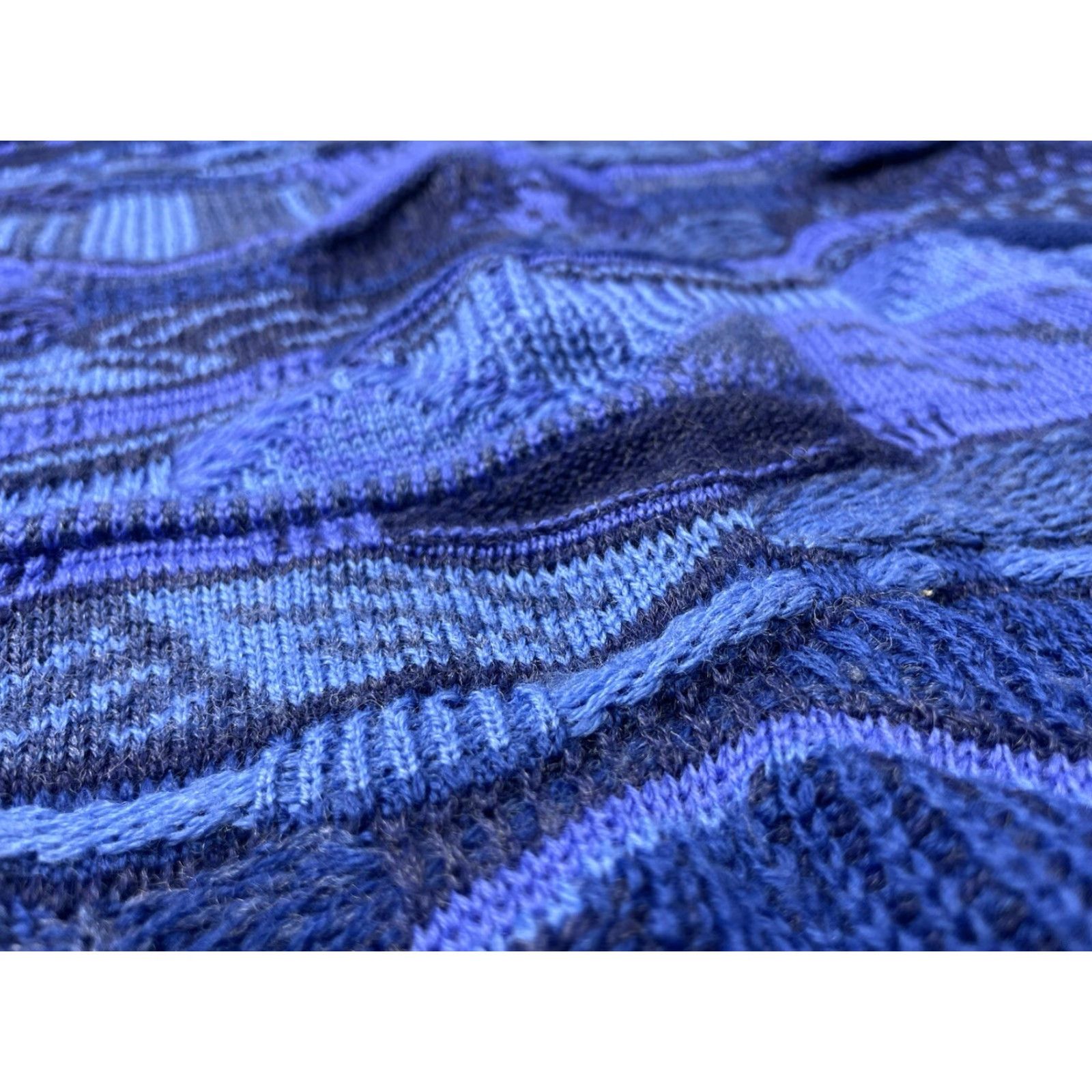 Vintage VINTAGE Purely Australian Jumper Wool 3D BLUE Knit Multicoloured 90s Geometric Crochet Pullover Unisex Adults 2XL Biggie Cosby Size XXL / US 16-18 / IT 52-54 - 4 Thumbnail