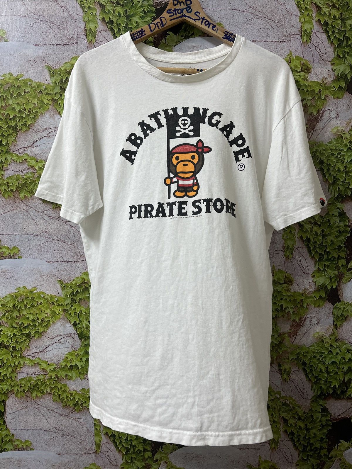 Bape 🇯🇵VINTAGE A BATHING APE PIRATE STORE TEE VERY RARE Size US L / EU 52-54 / 3 - 1 Thumbnail