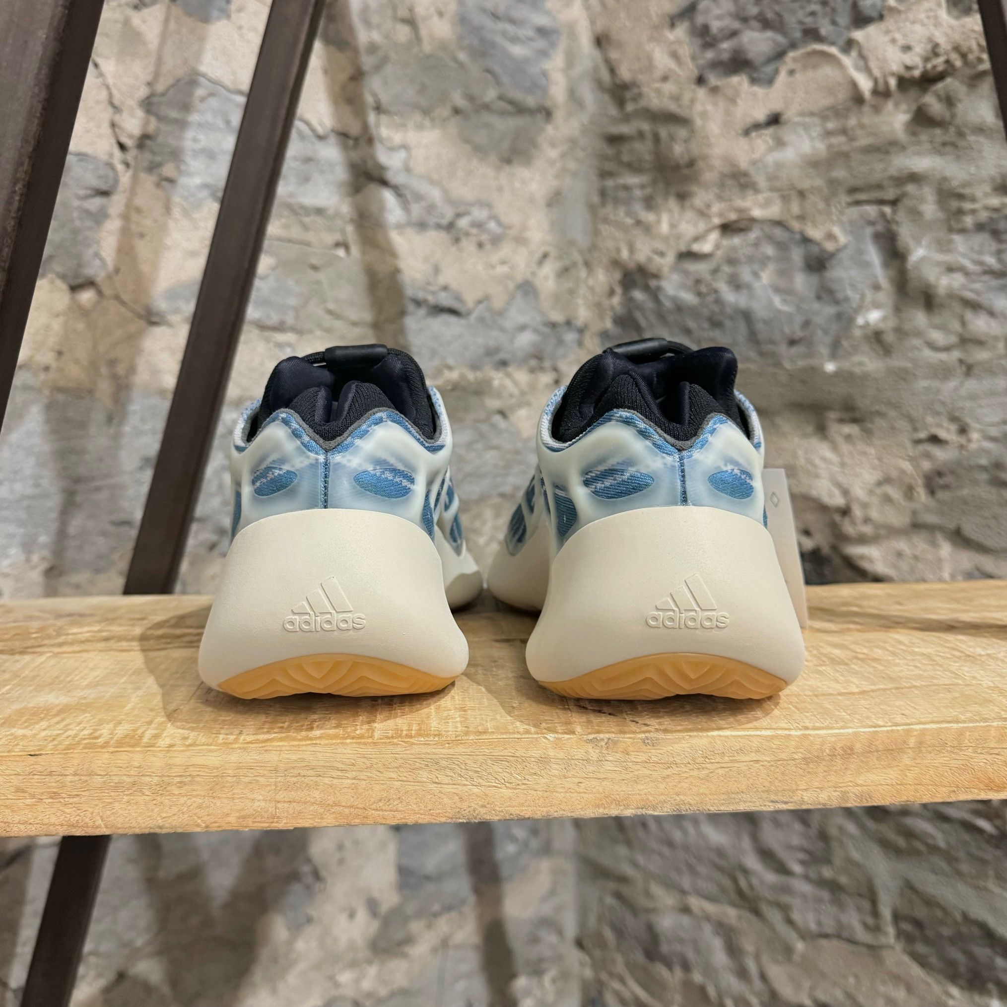 Adidas × Kanye West Adidas Yeezy 700 V3 Kyanit Sneakers Size US 9.5 / EU 42-43 - 5 Thumbnail