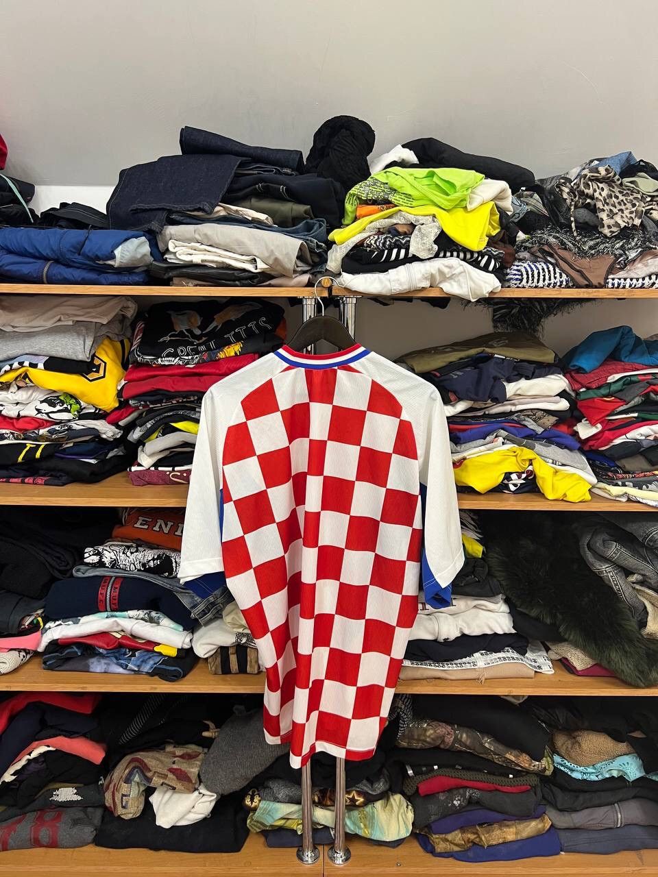 Other 1990s Croatia Reprint Soccer Jersey size XL Size US XL / EU 56 / 4 - 7 Thumbnail
