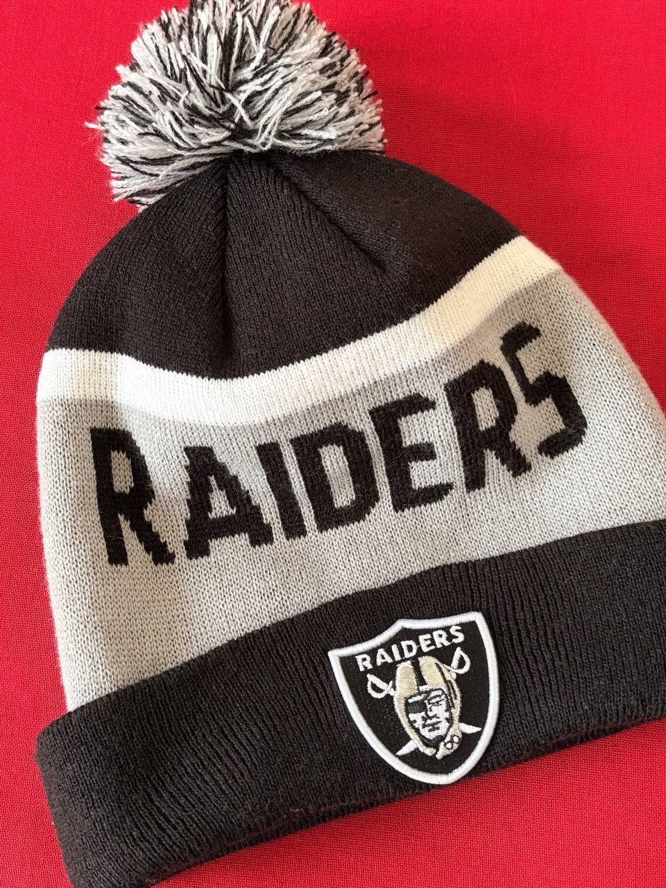NFL Las Vegas Oakland Raiders NFL Pom Beanie Y2K Black Gray Size ONE SIZE - 2 Thumbnail