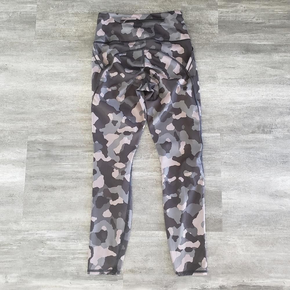 Designer Grey Lightning Camo ATHLETA Stash Pocket Legging Size 26" / US 2 / IT 38 - 2 Thumbnail