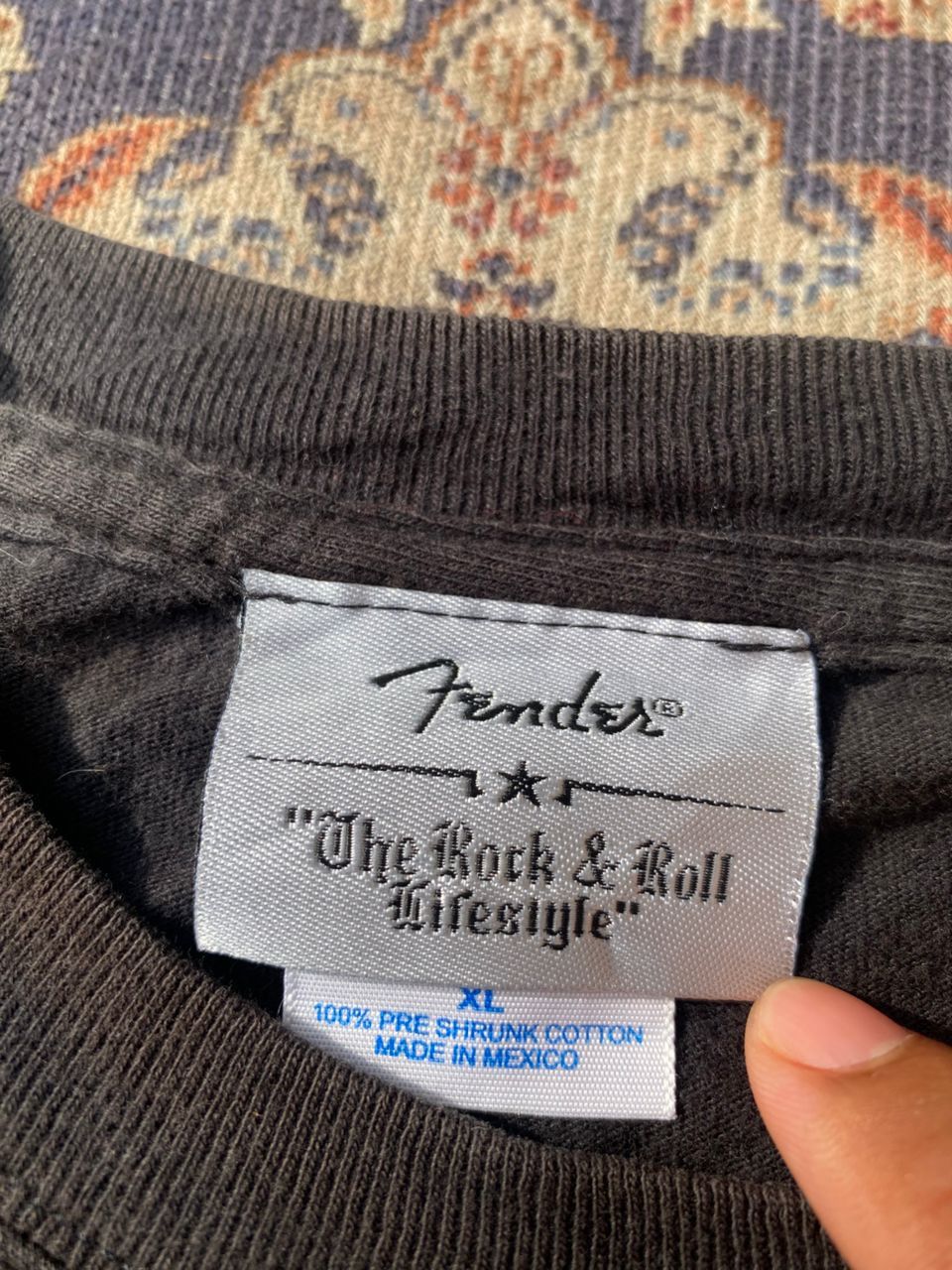 Japanese Brand Vtg Fender Stratocaster T Shirt Black Guitar Y2K Strat Size US L / EU 52-54 / 3 - 2 Thumbnail