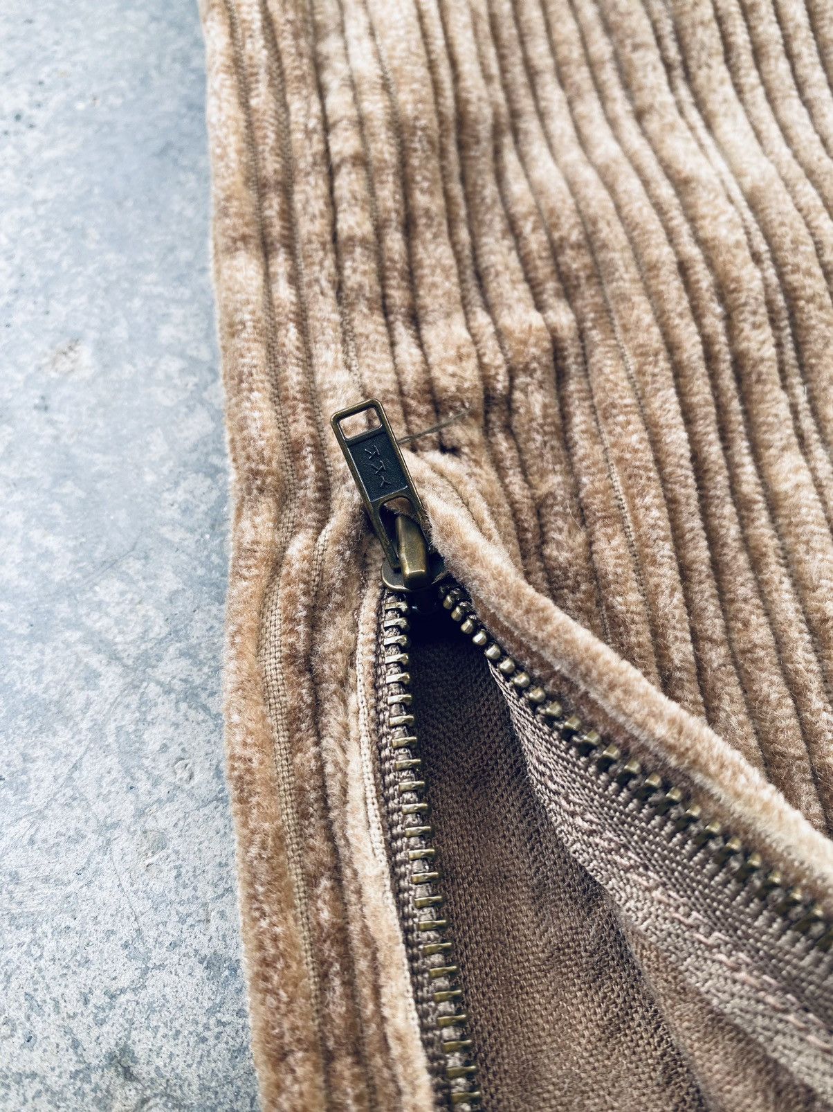 Le Grande Bleu (L.G.B.) Vintage 90s LGB Le Grand Bleu Corduroy pants Size US 30 / EU 46 - 13 Thumbnail