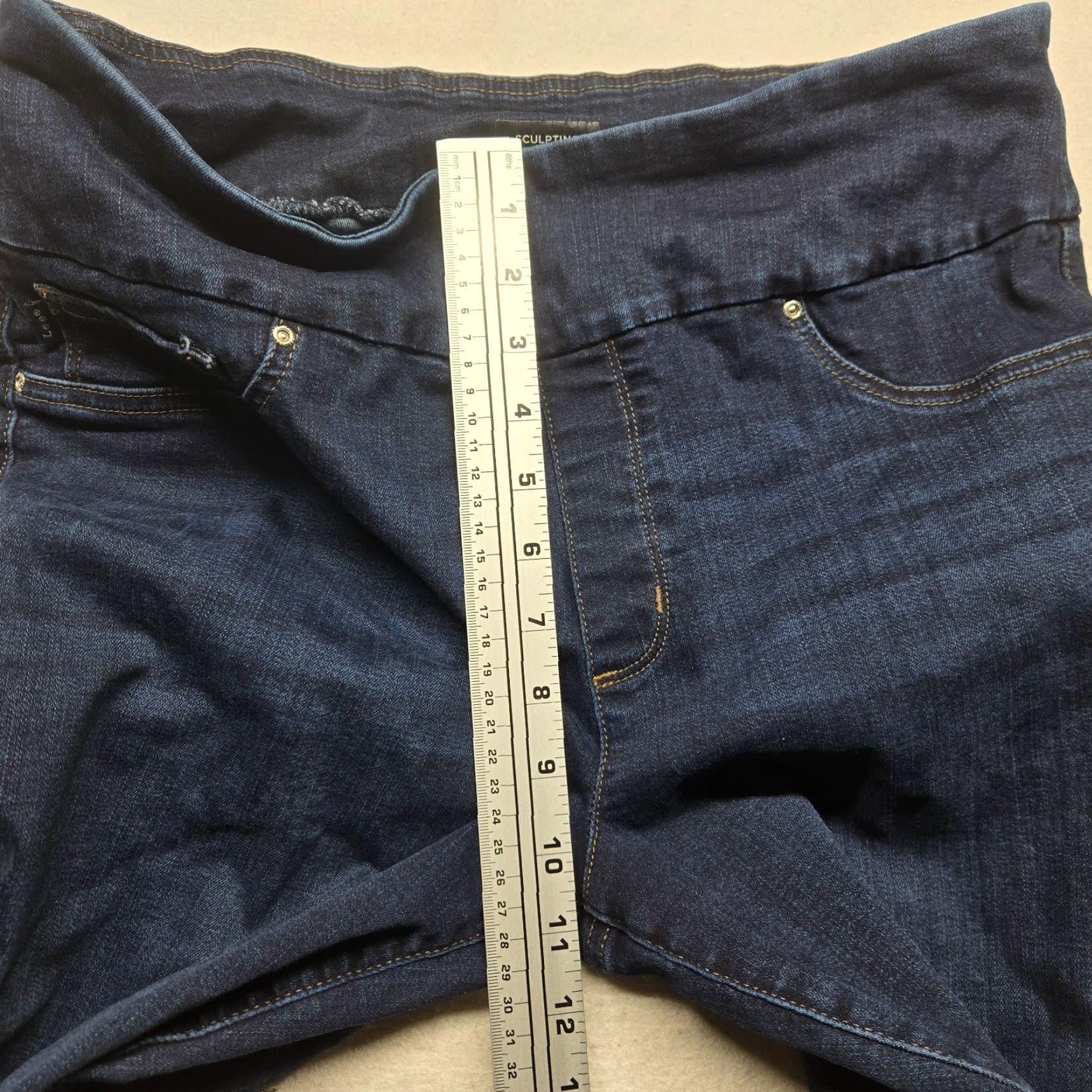 Lee Lee Jeans Slim Fit Skinny Mid Rise Dark Wash Women’s 14 Medium Denim 5-Pocket Slimming Brand Lee Shirt? (Note: This is not correct). Size 36" / US 14 / IT 50 - 6 Thumbnail
