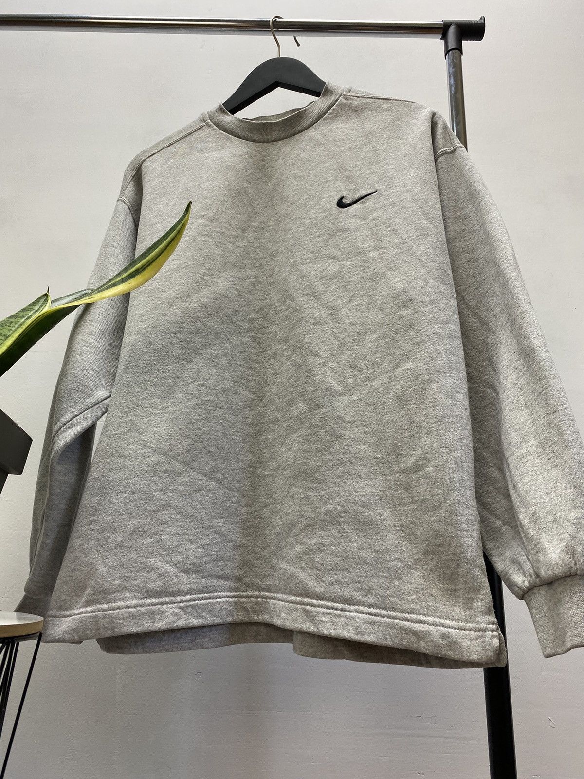 Nike × Vintage Vintage 90s Nike Swoosh Sweatshirt Classic Logo Men’s Grey M Size US M / EU 48-50 / 2 - 5 Thumbnail