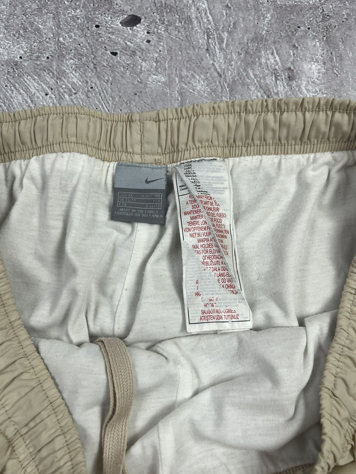 Nike Vintage Nike Nylon Track Pants Size US 34 / EU 50 - 11 Thumbnail