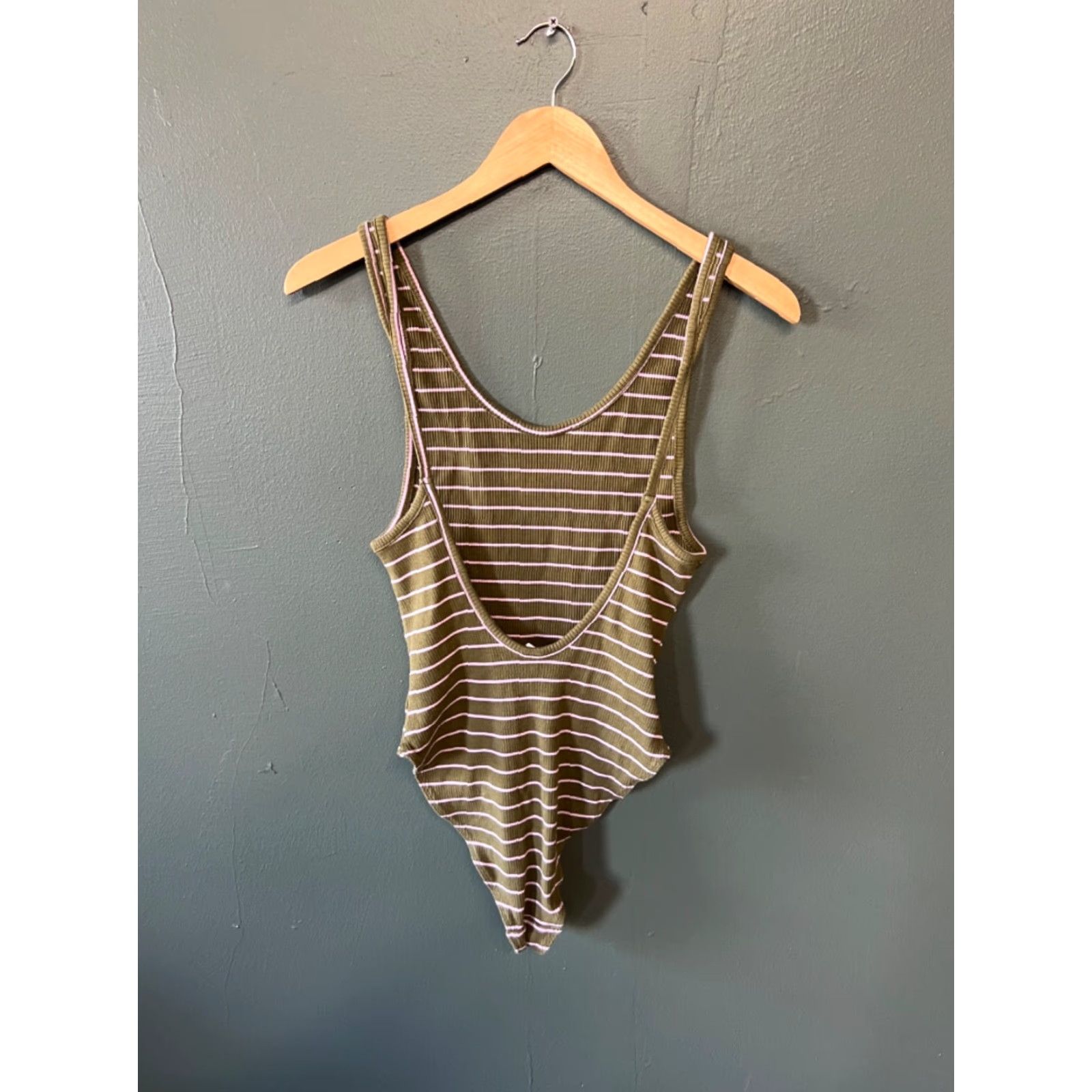 Vintage Out From Under Women Green Striped Bodysuit M Sleeveless Scoop Neck Regular Bodysuit, Women, Green, 90s? Size M / US 6-8 / IT 42-44 - 2 Thumbnail