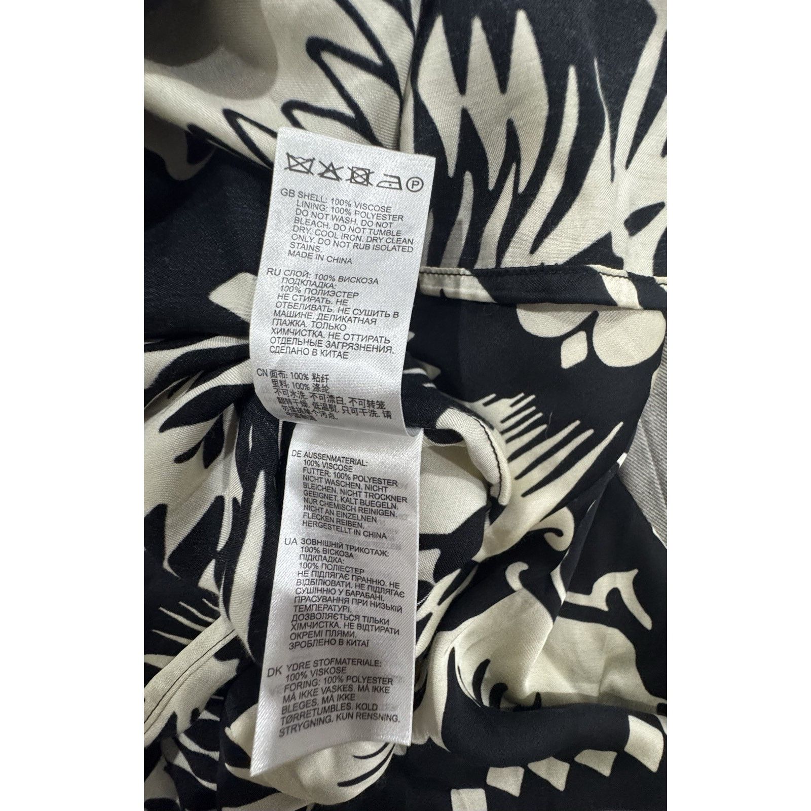 Reiss REISS Hallie Printed Halter Neck Maxi Dress in Black/White Size S / US 4 / IT 40 - 11 Thumbnail