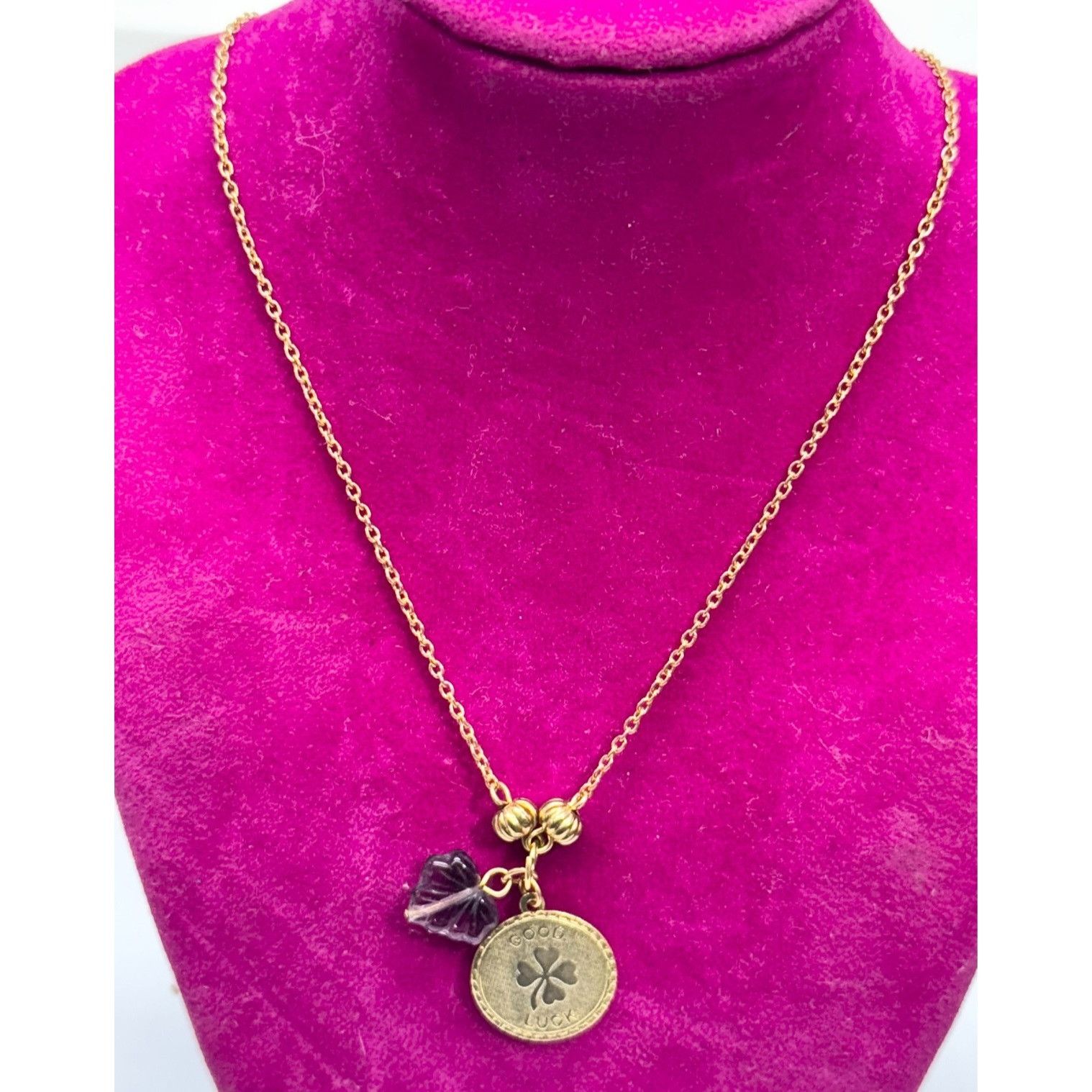Vintage Vintage good luck purple glass leaf charm necklace Size ONE SIZE - 1 Thumbnail