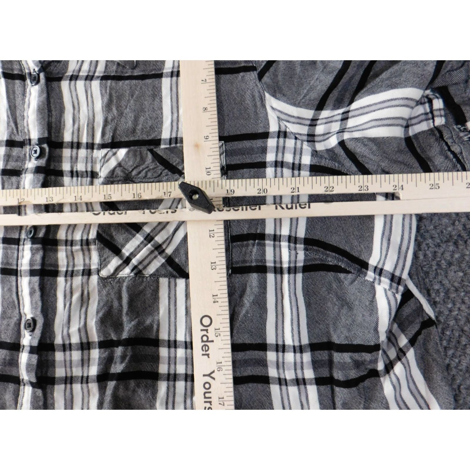 Vintage CJ Banks Button-Up Tunic Shirt 2X Gray Womens Plaid Rayon Short Sleeve Button Front Casual Classic Size XXL / US 16-18 / IT 52-54 - 5 Thumbnail