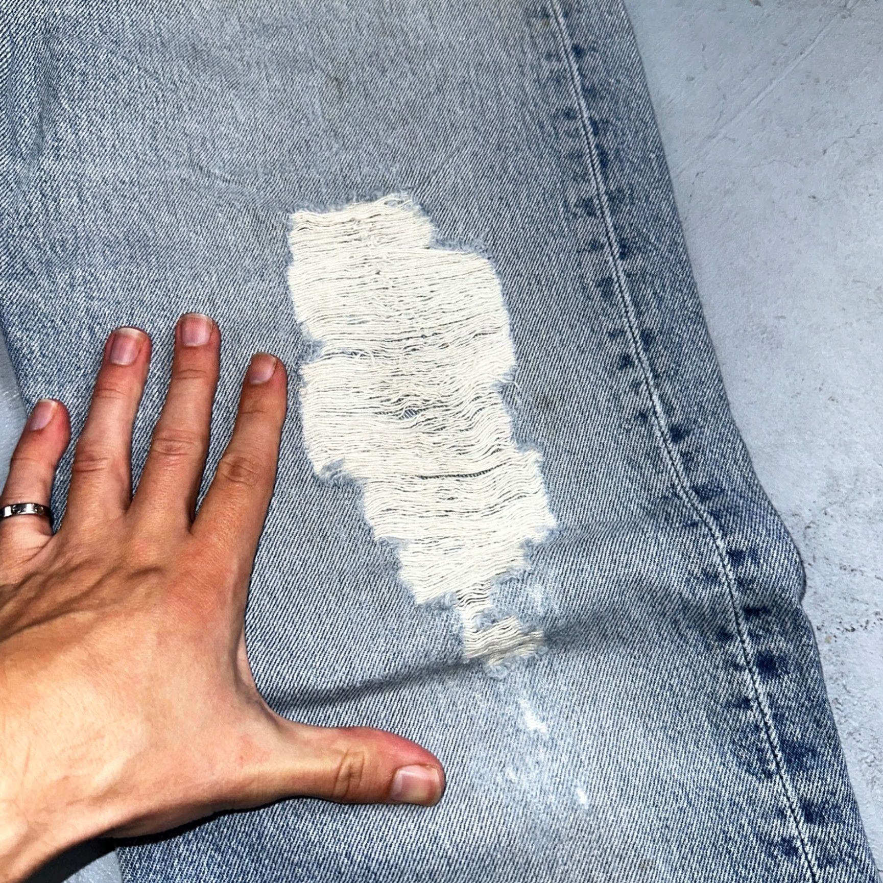 Levi's VINTAGE Levi's 501 Jeans Men's Straight Leg 34x36 Light Wash 90s Classic Denim Size US 34 / EU 50 - 5 Thumbnail