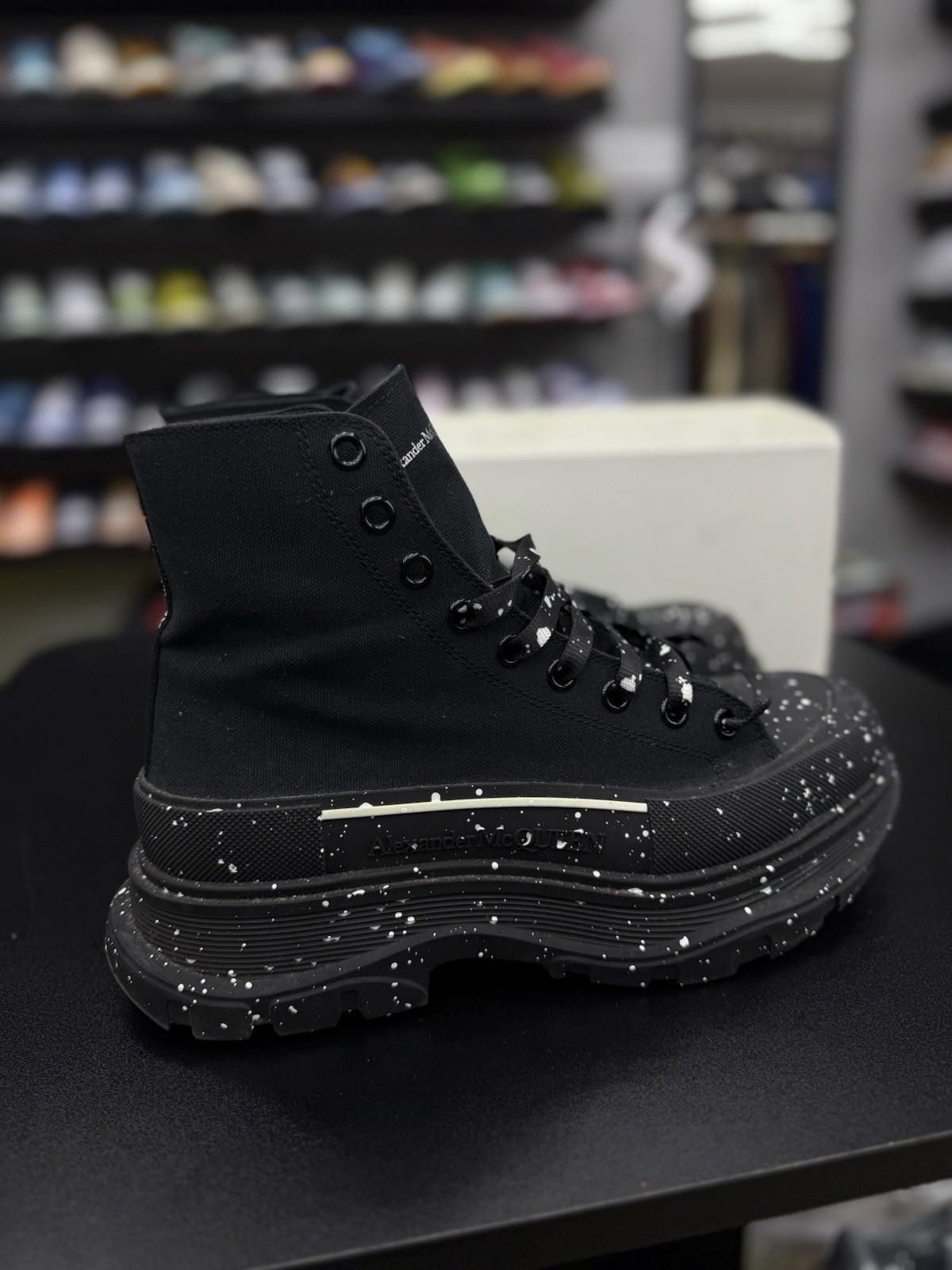 Alexander McQueen Alexander McQueen Boot Tread Black Splatter Boots 42EU/9US Size US 9 / EU 42 - 2 Thumbnail