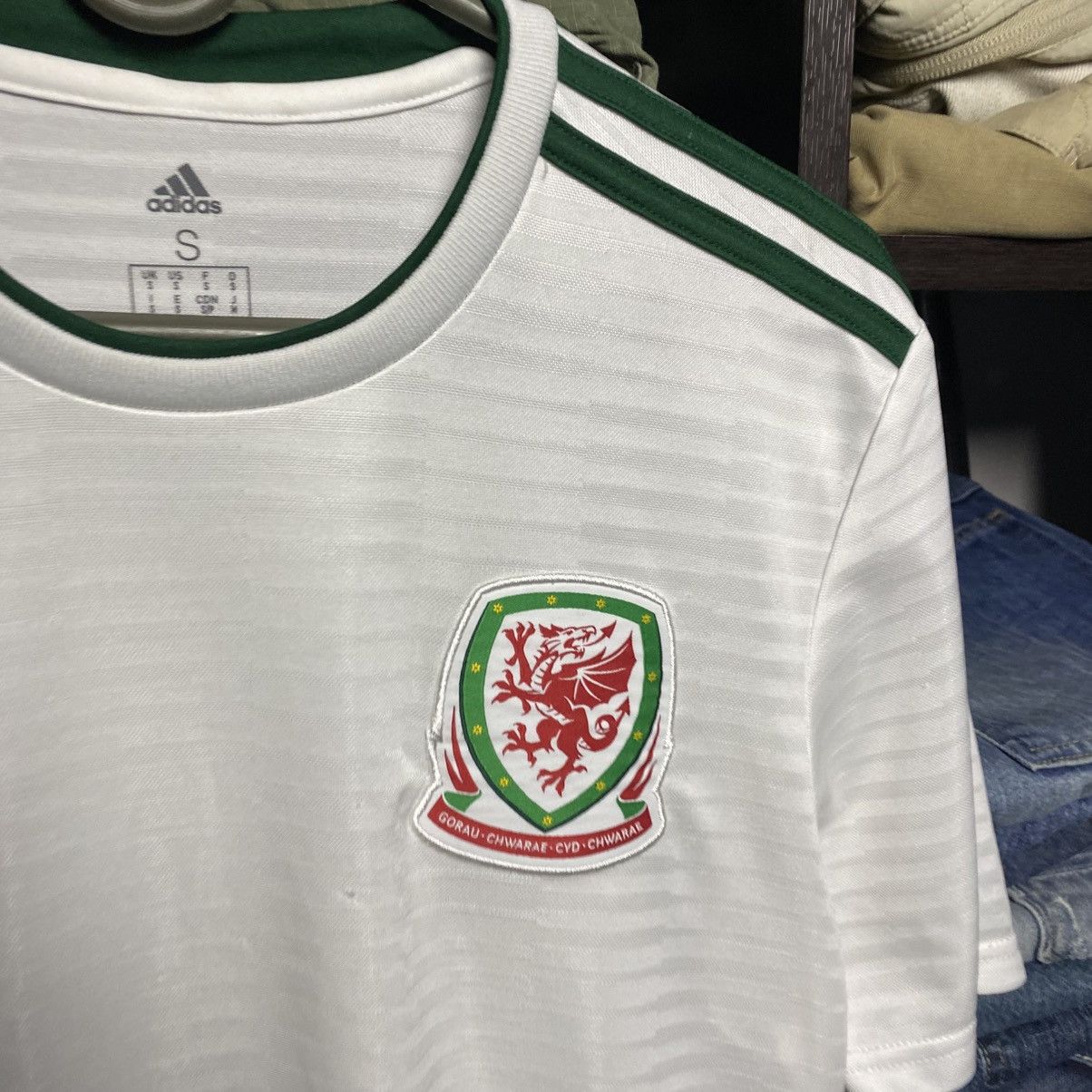 Adidas Mens Adidas Wales 2017 National soccer jersey size S Size US S / EU 44-46 / 1 - 3 Thumbnail