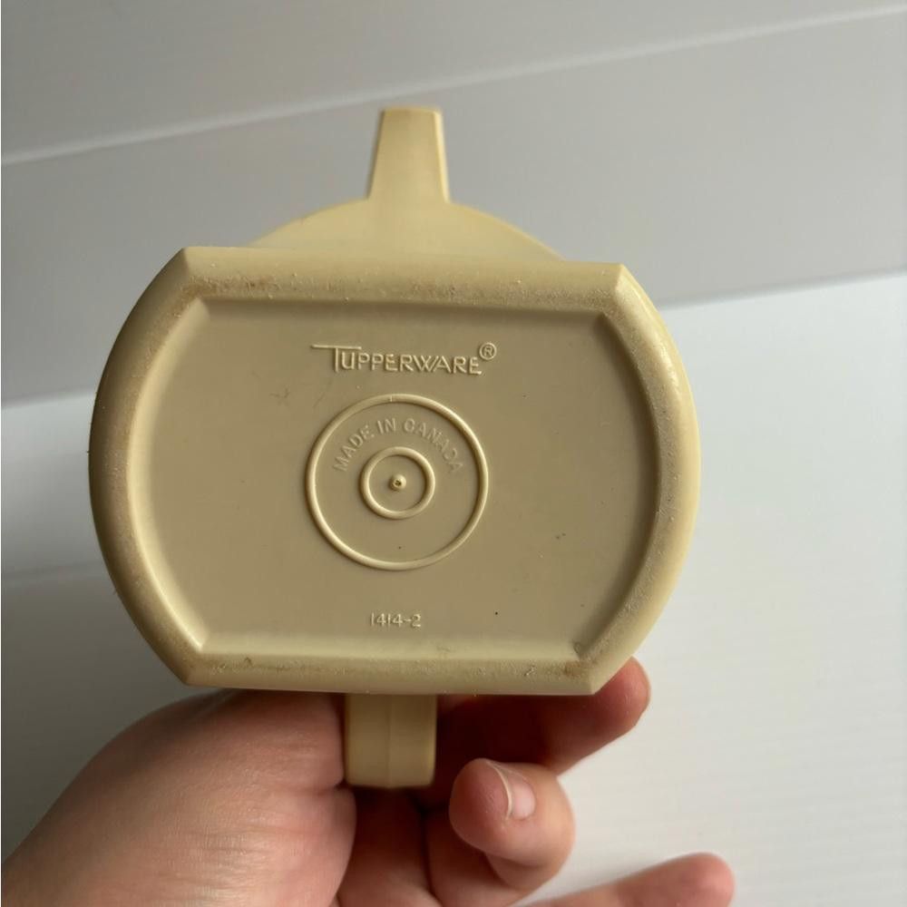 Designer Vintage Tupperware 8 oz Almond Creamer Size ONE SIZE - 3 Thumbnail