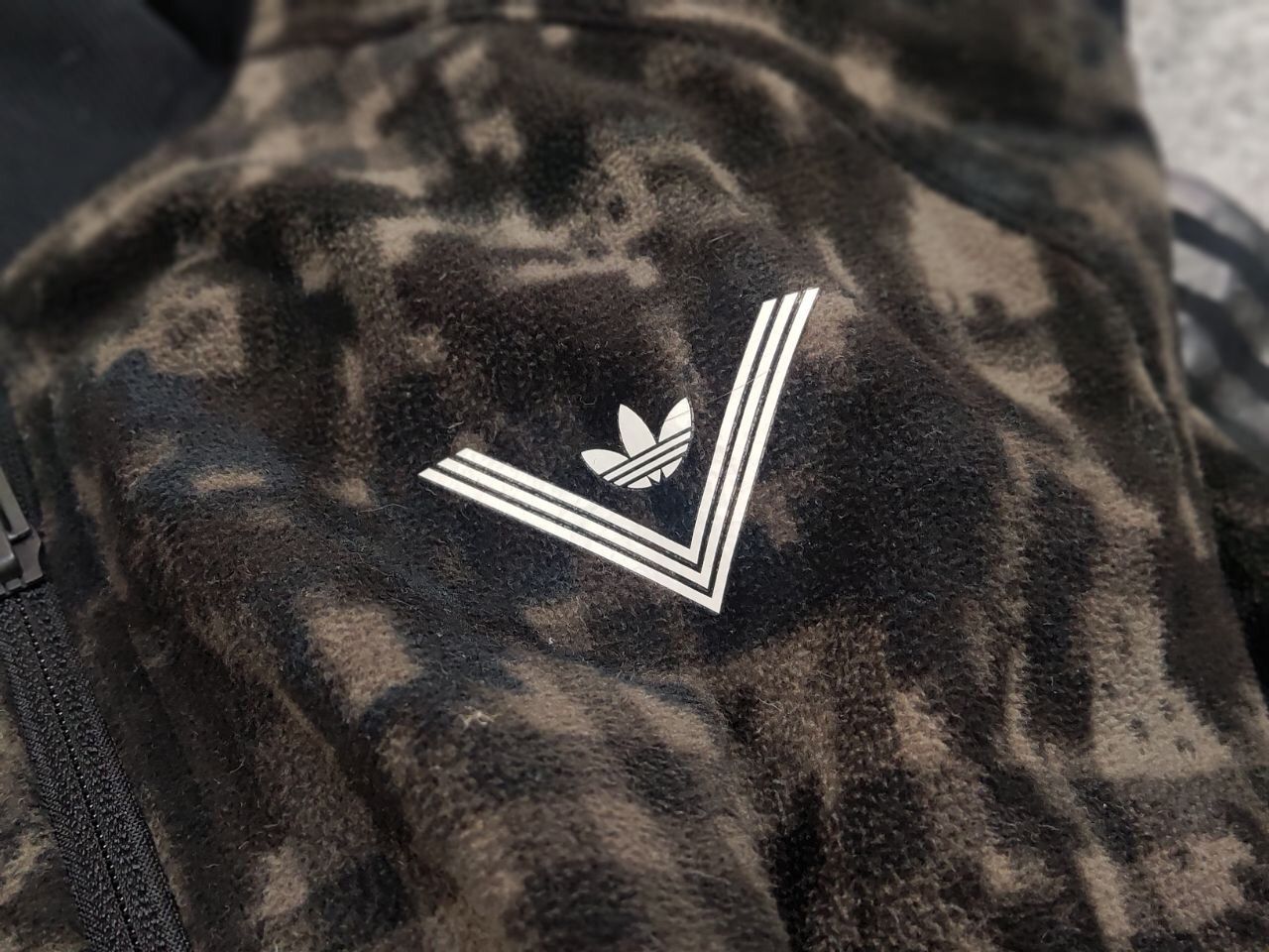Adidas × White Mountaineering Adidas Originals White Mountaineering fleece Light Jacket Size US S / EU 44-46 / 1 - 17 Thumbnail