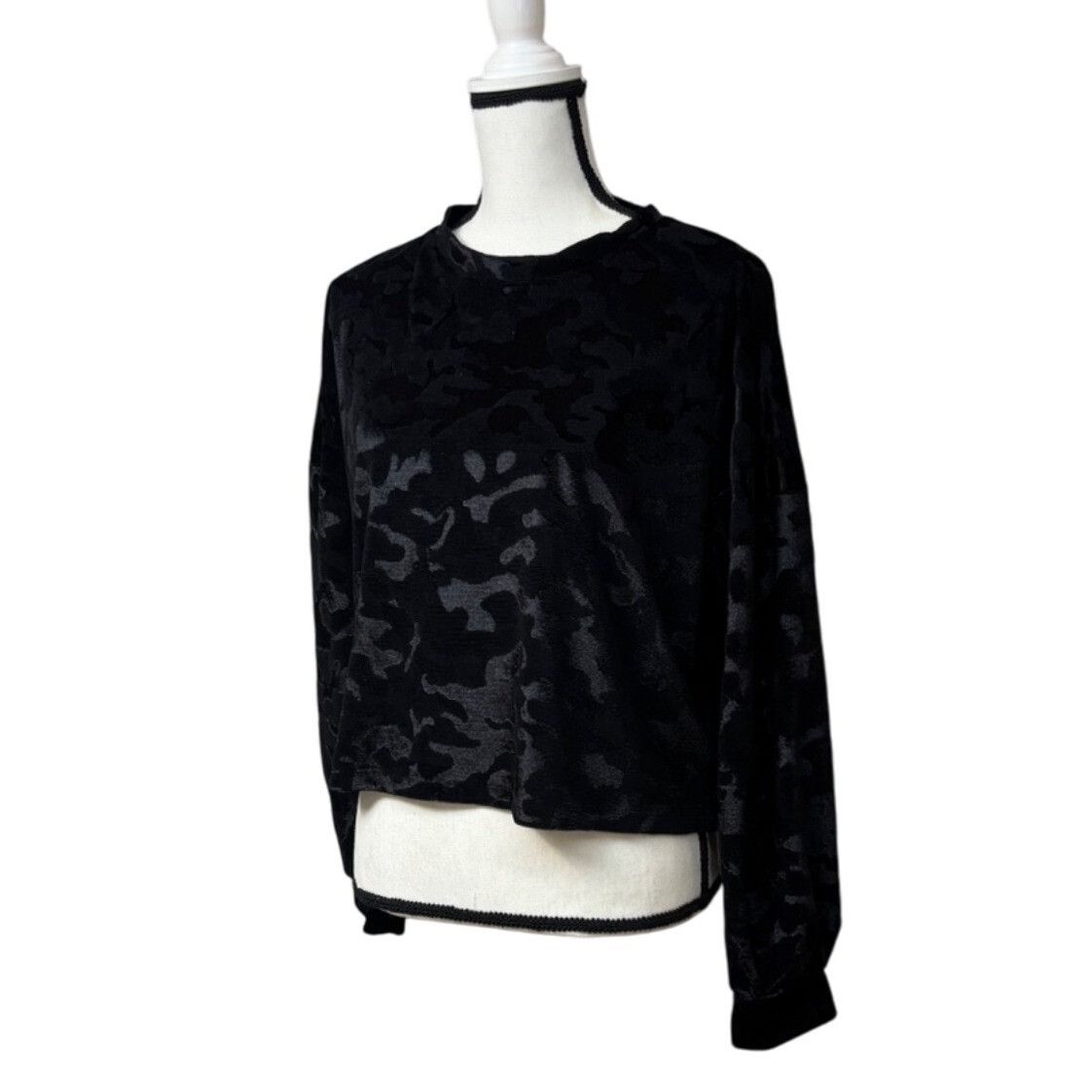 Other Freshman Womens Juniors Burnout Pattern Cropped Pullover Sw Size M / US 6-8 / IT 42-44 - 9 Thumbnail