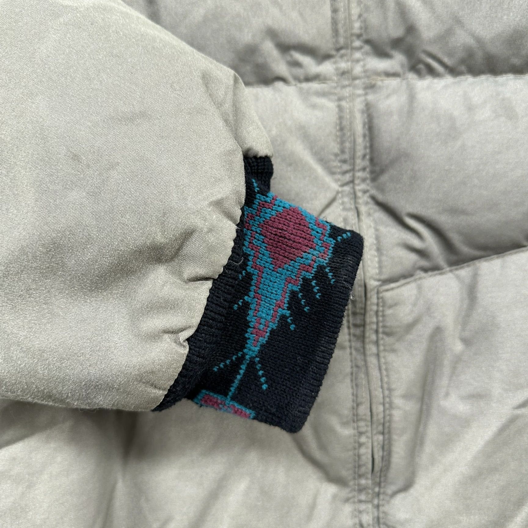 Vintage VINTAGE Comfy Jacket Mens L Grey Bomber Puffer Quilted Down Aztec Western 90s Size US L / EU 52-54 / 3 - 5 Thumbnail