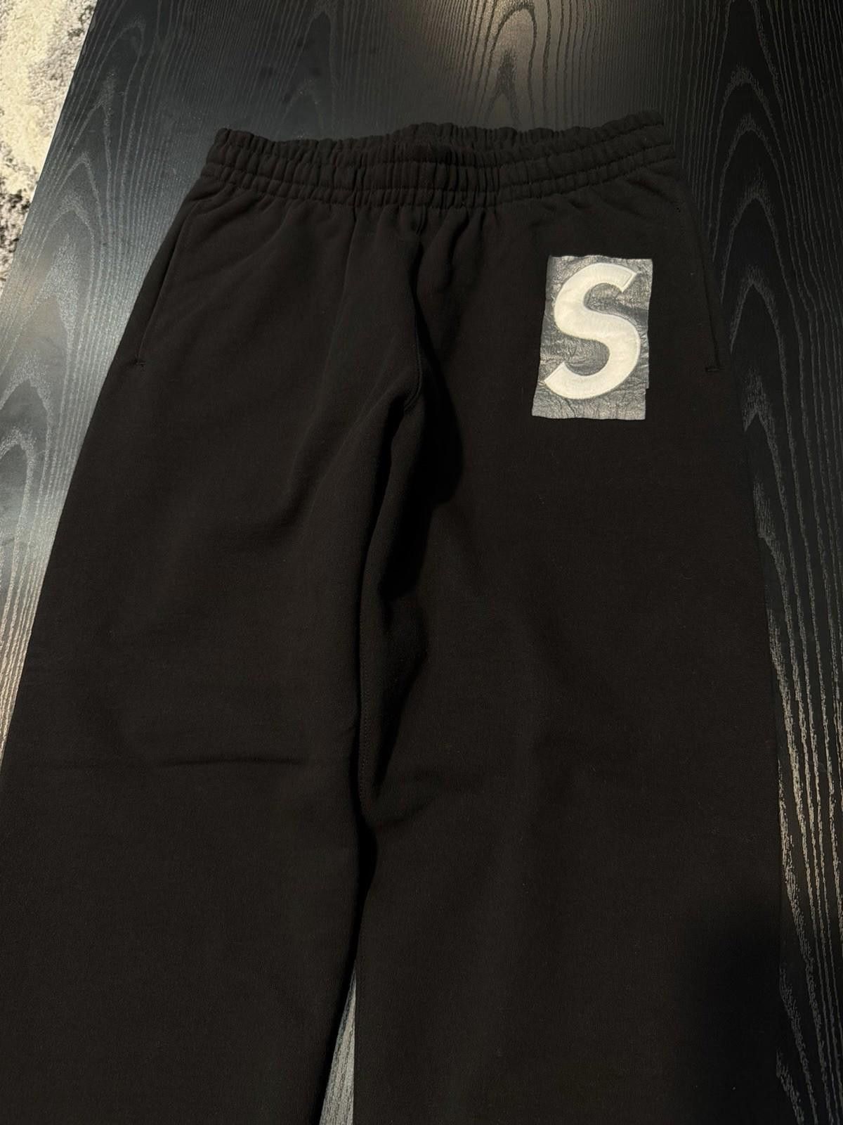 Supreme Supreme S Logo Sweatpants Black (SS25) Brand New Size Small Size US 30 / EU 46 - 3 Thumbnail