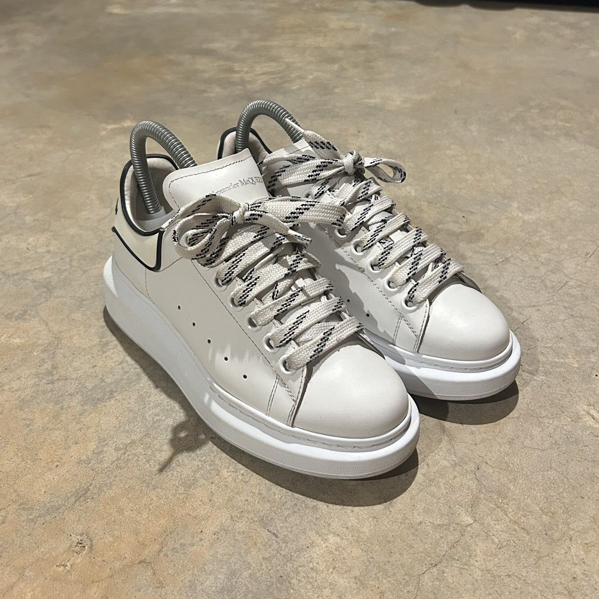 Alexander McQueen × Designer Alexander McQueen Oversized Calfskin Sneakers White US 5 Size US 5 / EU 37 - 10 Thumbnail