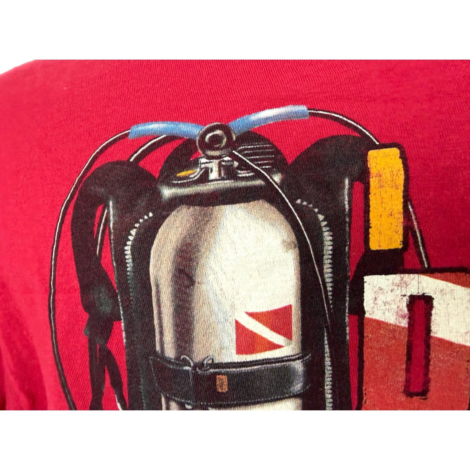 Vintage VINTAGE Divers Direct T-Shirt Mens Large Red Y2K Scuba Diving Shirt Ocean Nautical Fish 2000s Size US L / EU 52-54 / 3 - 7 Thumbnail