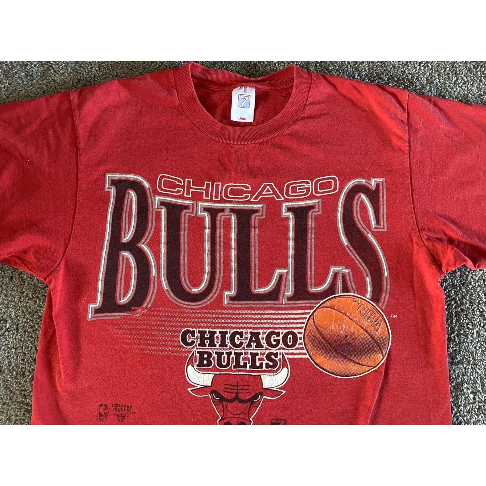 Logo 7 VINTAGE Logo 7 T Shirt Mens Large Red NBA Chicago Bulls Single Stitch Shirt Mens L Red 1990s Bulls Logo 7 Size US L / EU 52-54 / 3 - 5 Thumbnail