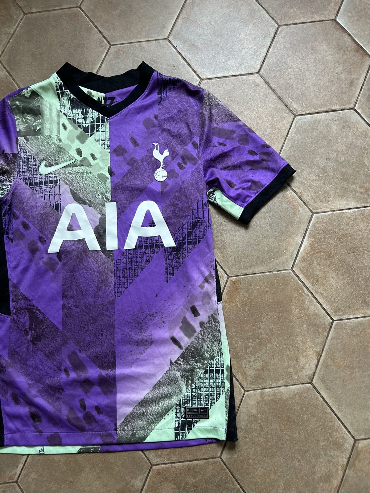 Nike Nike N-17 Tottenham Hotspurs AIA Premier League Jersey Size US S / EU 44-46 / 1 - 3 Thumbnail
