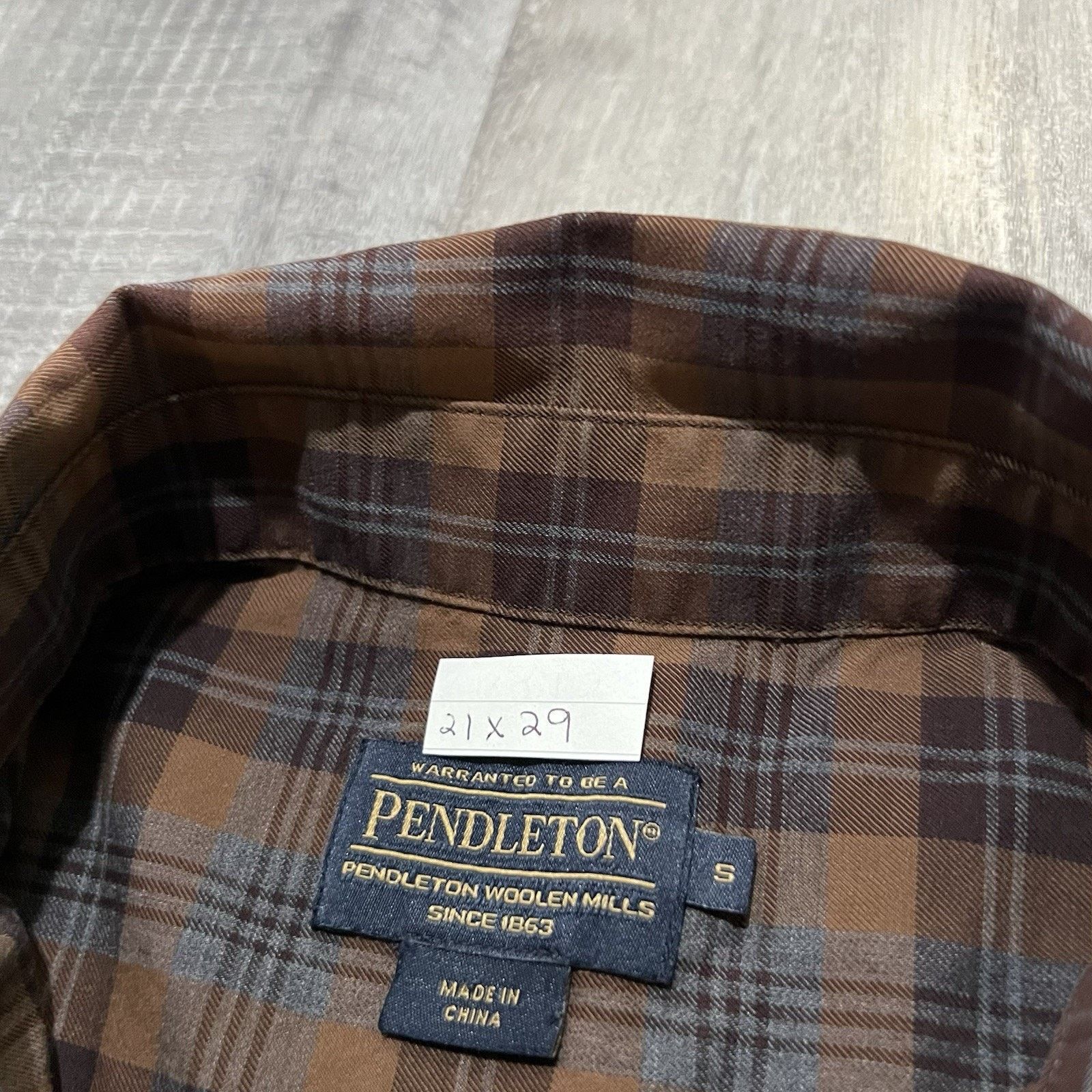 Pendleton Pendleton Brown Plaid Button Shirt Single Pocket Men's Sz S Size US S / EU 44-46 / 1 - 4 Thumbnail