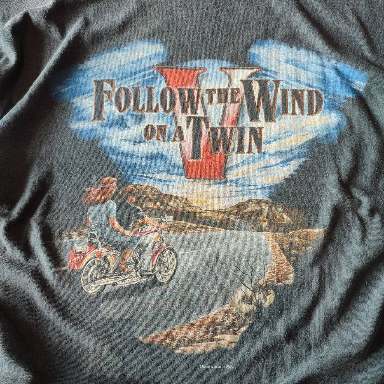 Harley Davidson × Vintage Vintage 1998 "Follow The Wind" T-Shirt Size US XL / EU 56 / 4 - 3 Thumbnail
