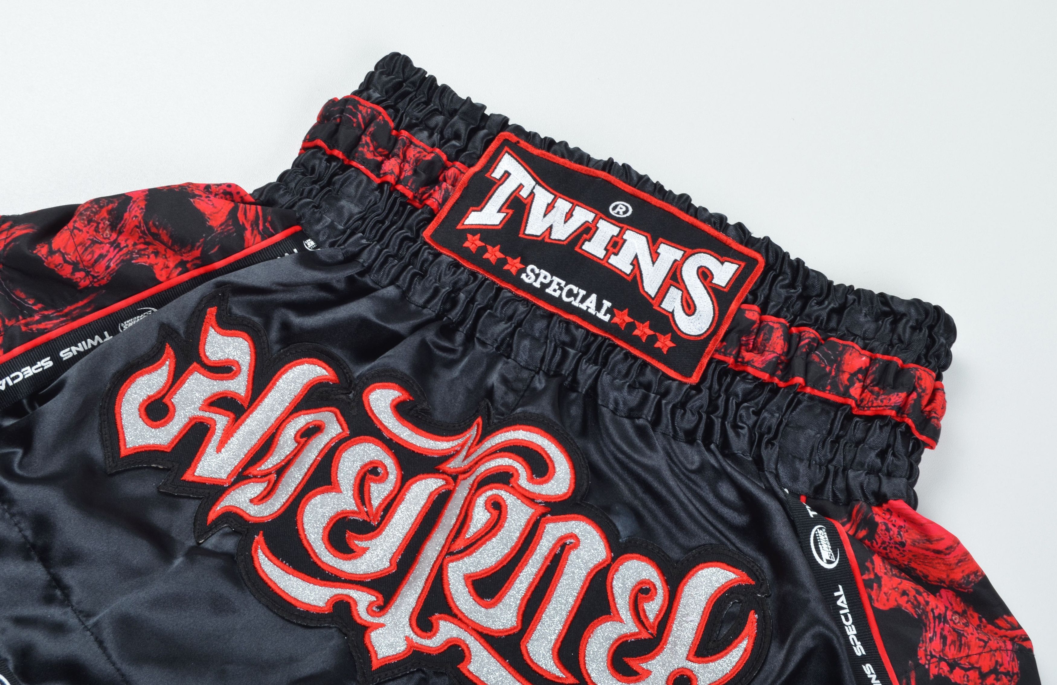 Twins Twins Special Scull Print Muay Thai Kick Boxing Shorts Size US 30 / EU 46 - 2 Thumbnail