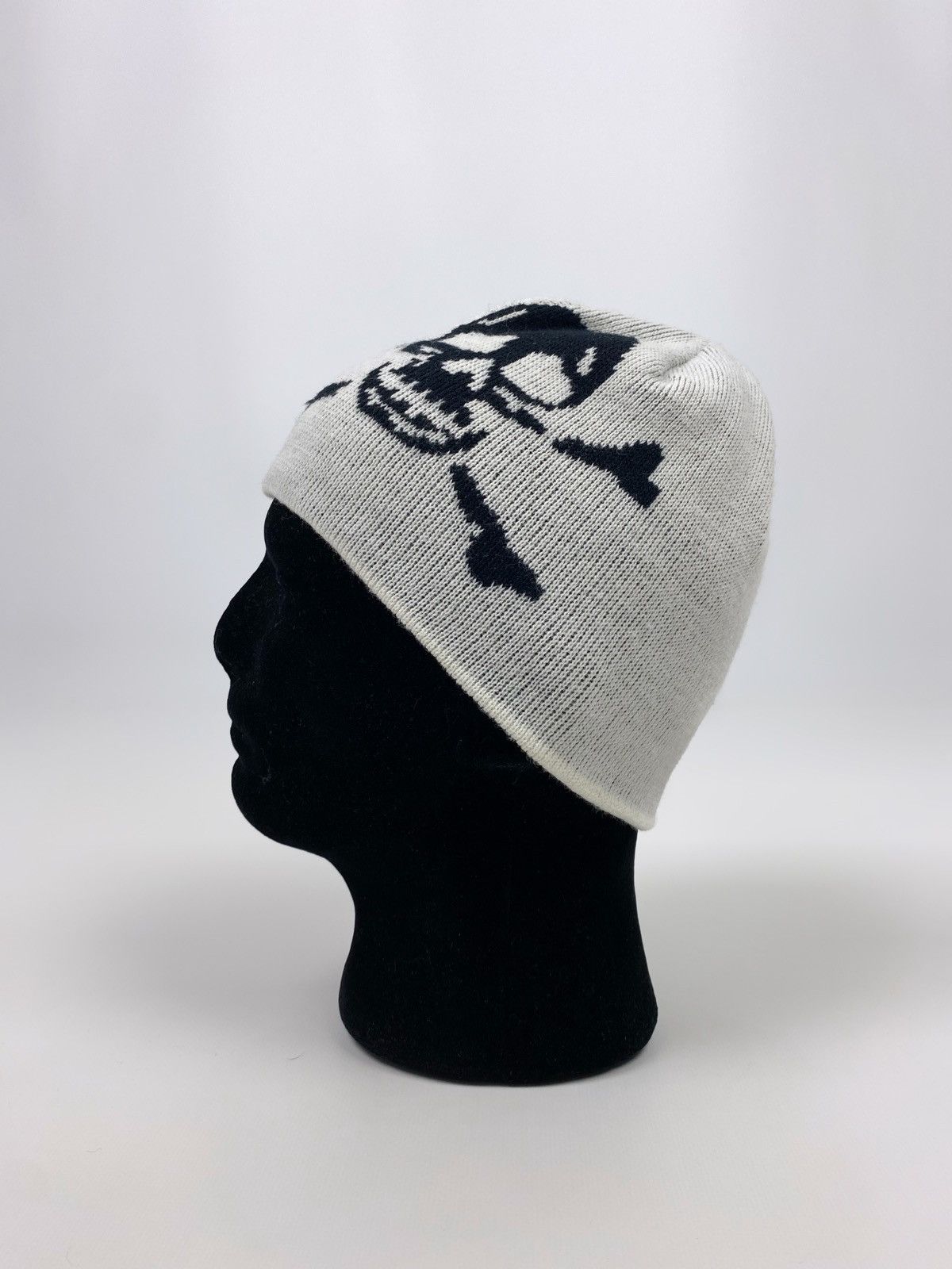 Vintage Y2K Vintage Roger Skull Beanie Hat Size ONE SIZE - 1 Thumbnail