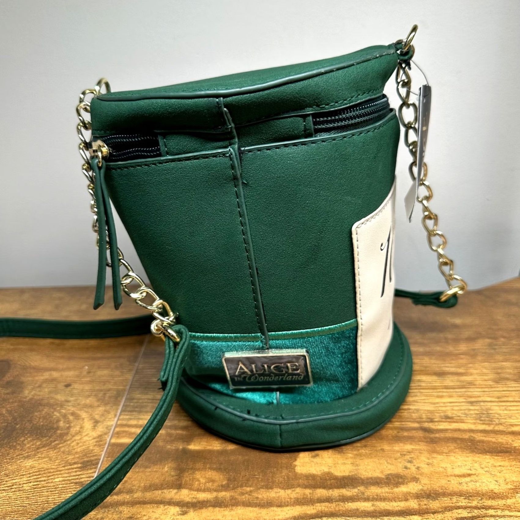 Disney NEW Disney Alice in Wonderland Mad Hatter Green Top Hat Crossbody Bag Size S / US 4 / IT 40 - 3 Thumbnail
