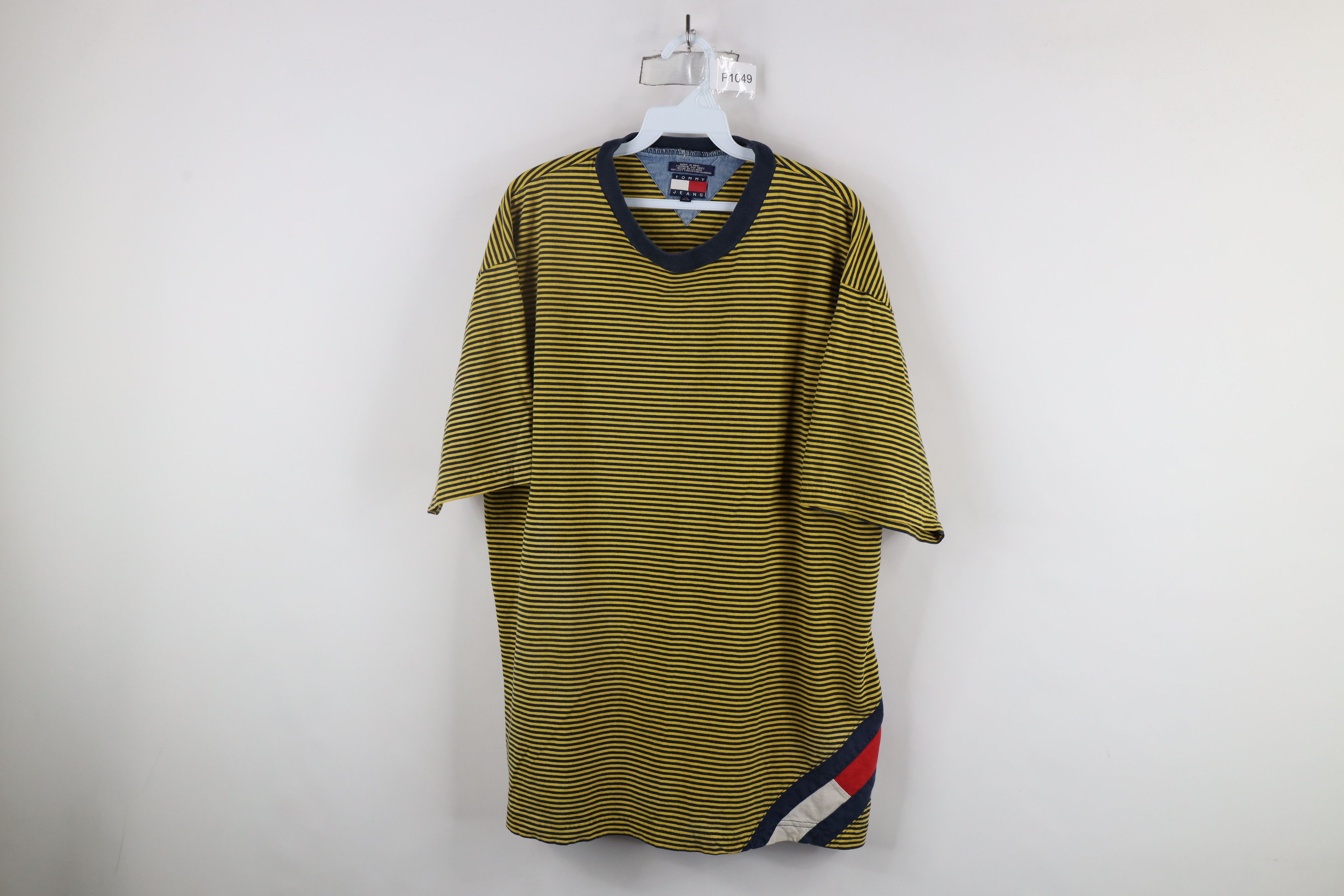 Tommy Hilfiger × Vintage Vintage 90s Tommy Hilfiger Short Sleeve T-Shirt Cotton Size US XL / EU 56 / 4 - 1 Thumbnail