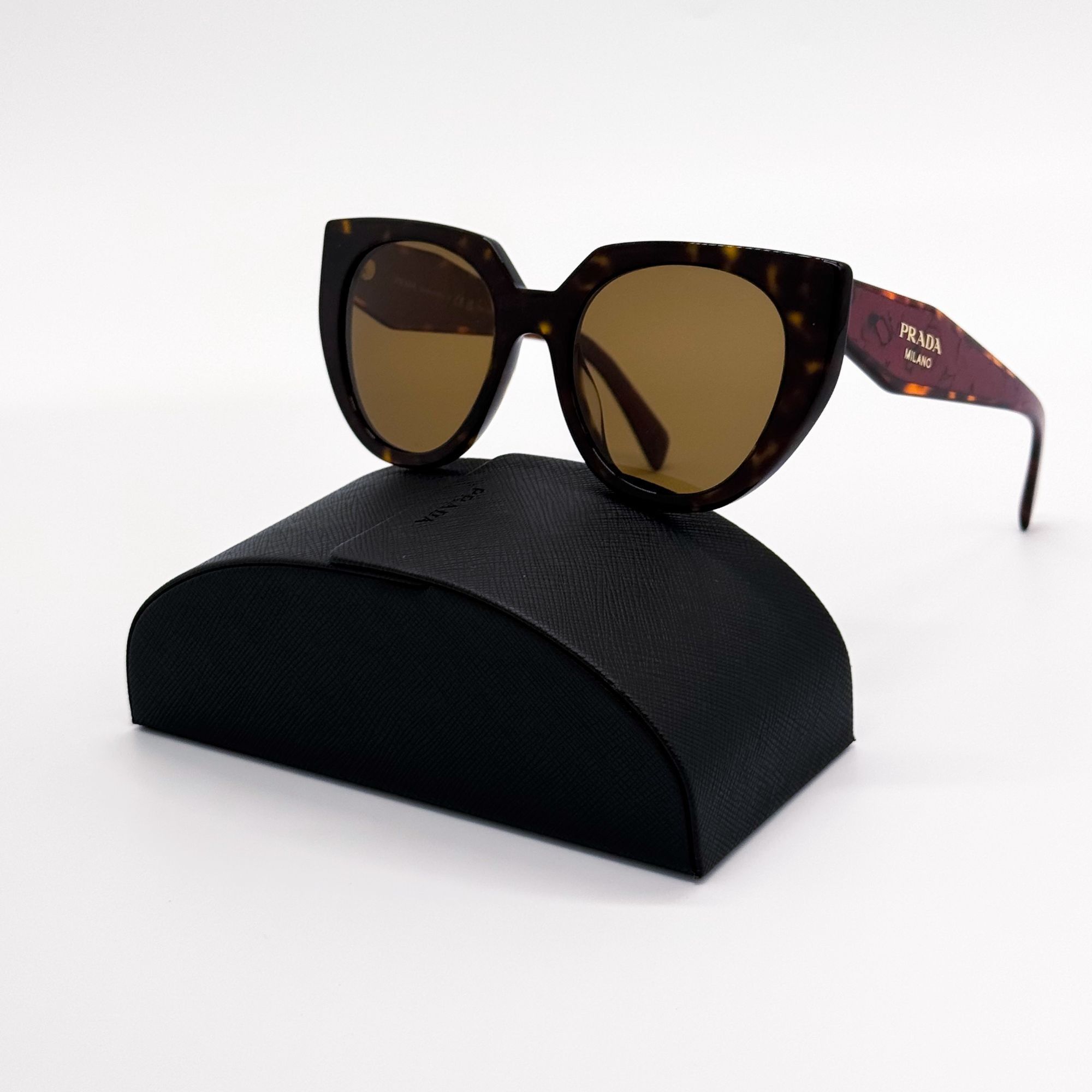 Designer × Prada × Vintage 2004 Prada Sunglasses Y2K SPR 58F