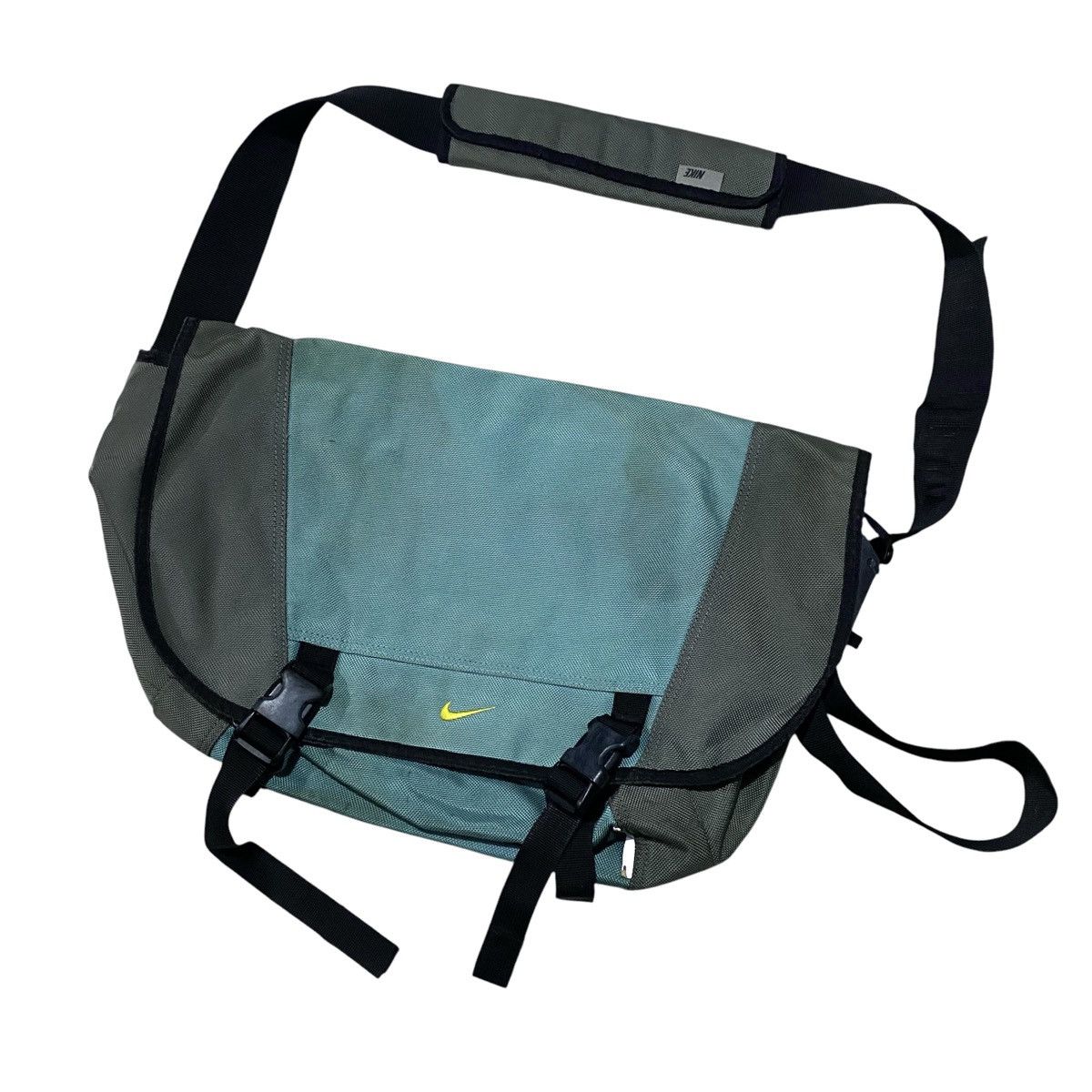 Nike × Vintage 🔥SALE🔥 Vintage 00s Nike Slingbag Size ONE SIZE - 4 Thumbnail
