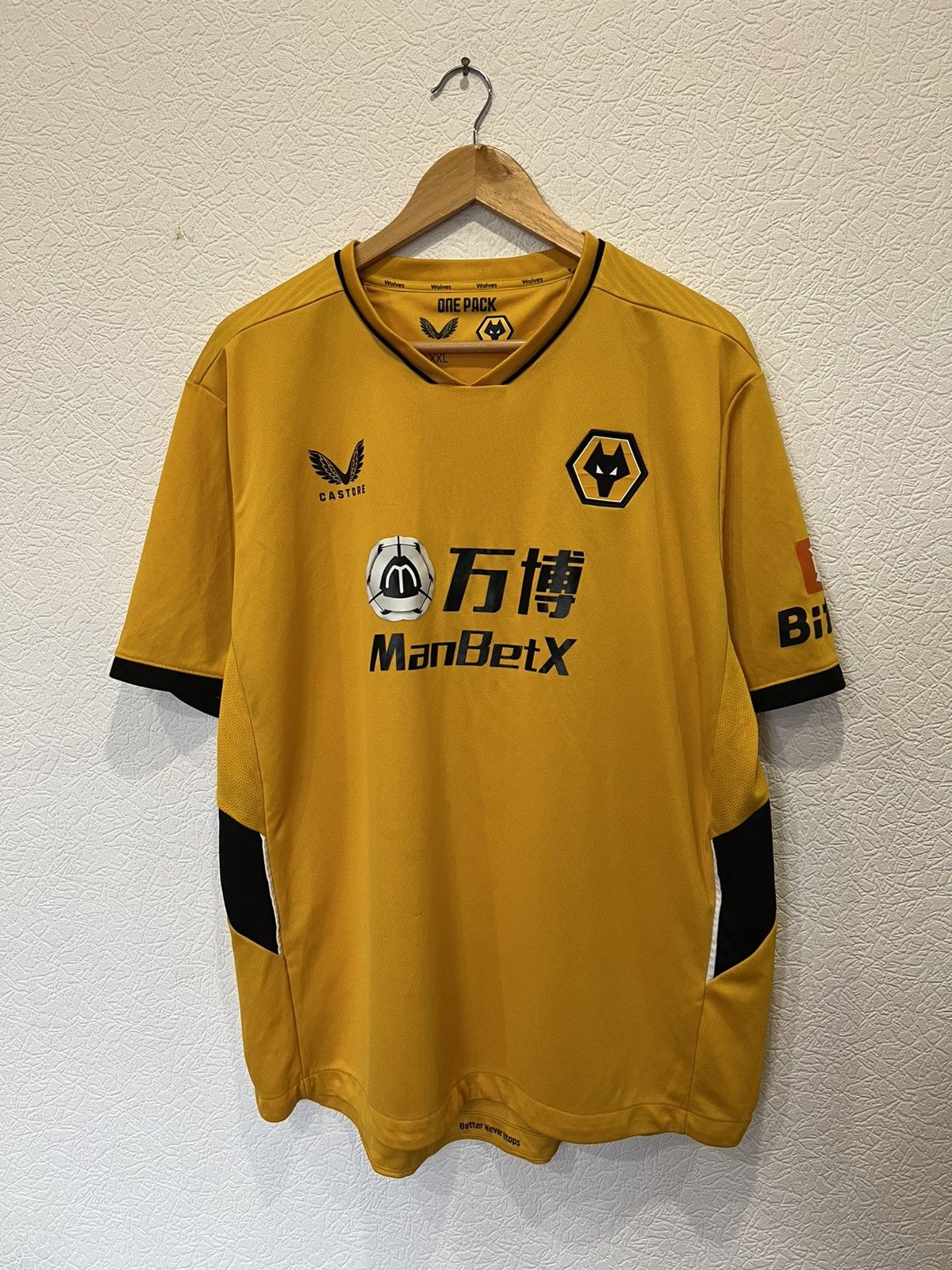 Castore Castore Wolverhampton 2021/2022 Home Kit Soccer Jersey Size US XXL / EU 58 / 5 - 1 Thumbnail