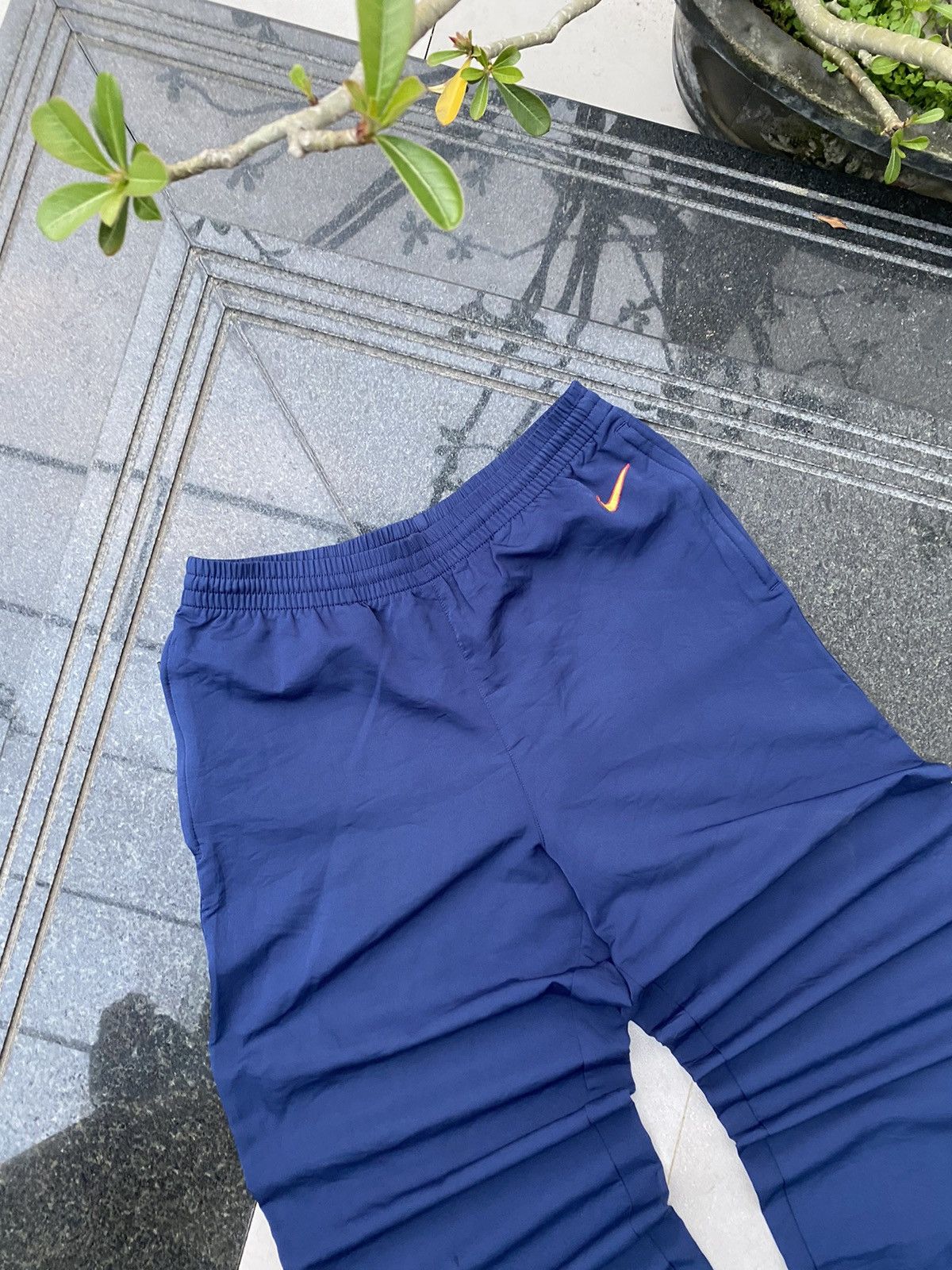 Nike × Vintage 90S NIKE RARE LOGO SWOOSH RETRO Y2K BAGGY TRACK PANTS Size US 32 / EU 48 - 2 Thumbnail