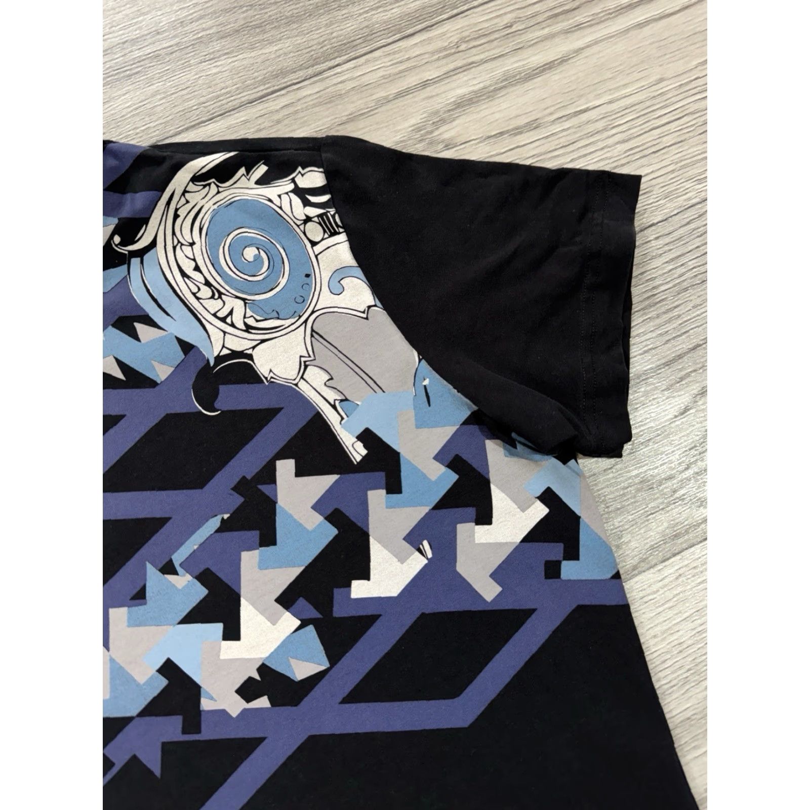 Versace Jeans Couture Versace Jeans Shirt Mens Large Navy Graphic Print Short Sleeve T-Shirt Size US L / EU 52-54 / 3 - 5 Thumbnail