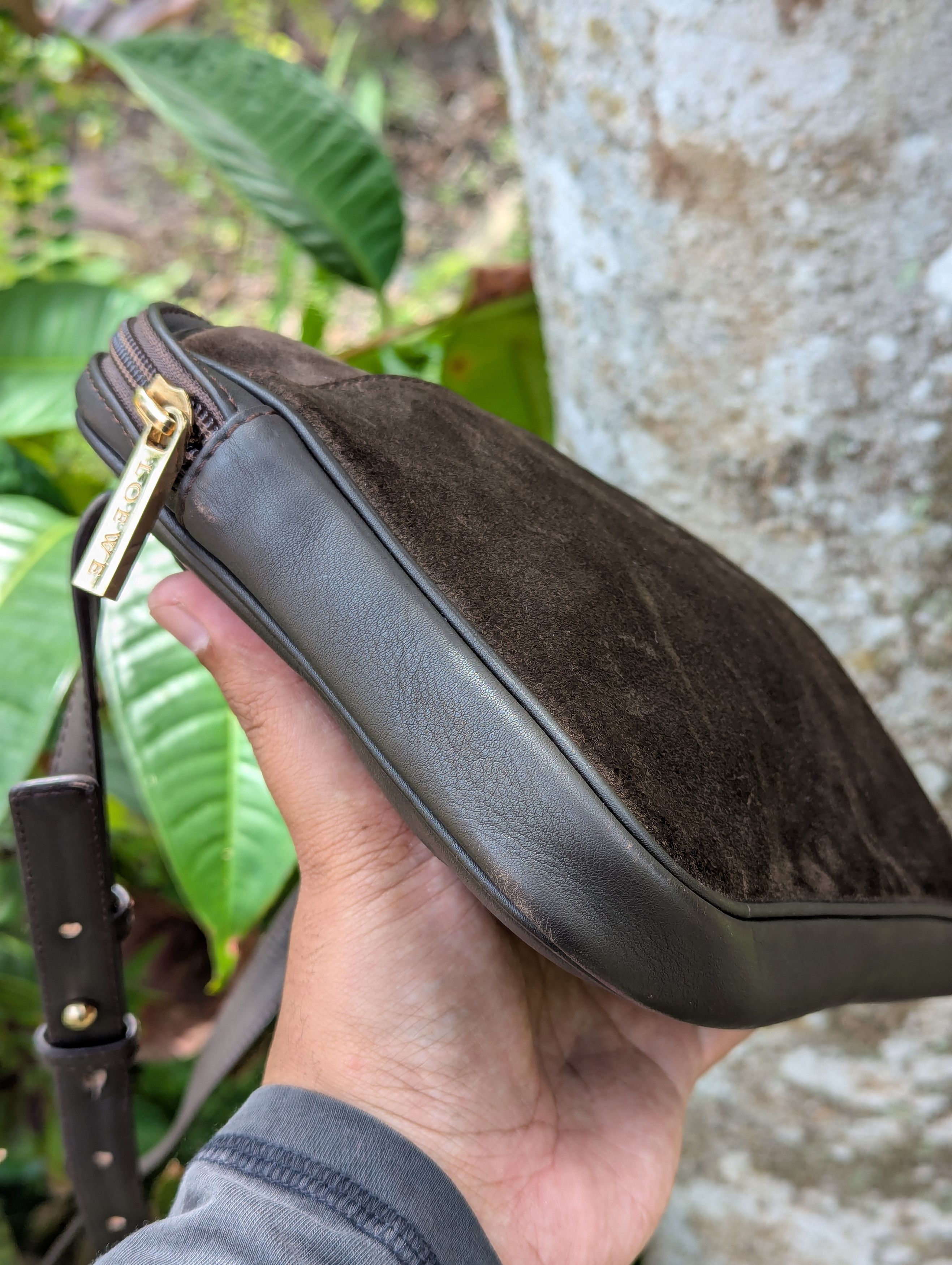 Loewe 🔥FREE SHIPPING🔥 Loewe Anagram Brown Suede Shoulder Bag Size ONE SIZE - 7 Thumbnail