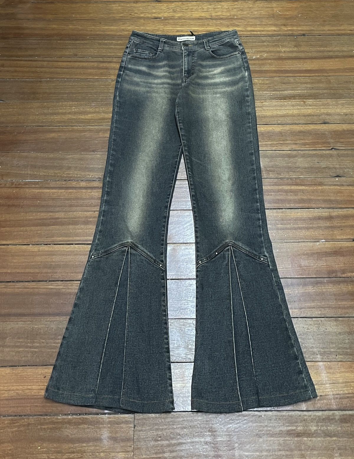 Le Grande Bleu (L.G.B.) Rare Design Vintage Brand E.N.Up Super Flared Jeans 2000s Size US 29 - 1 Thumbnail
