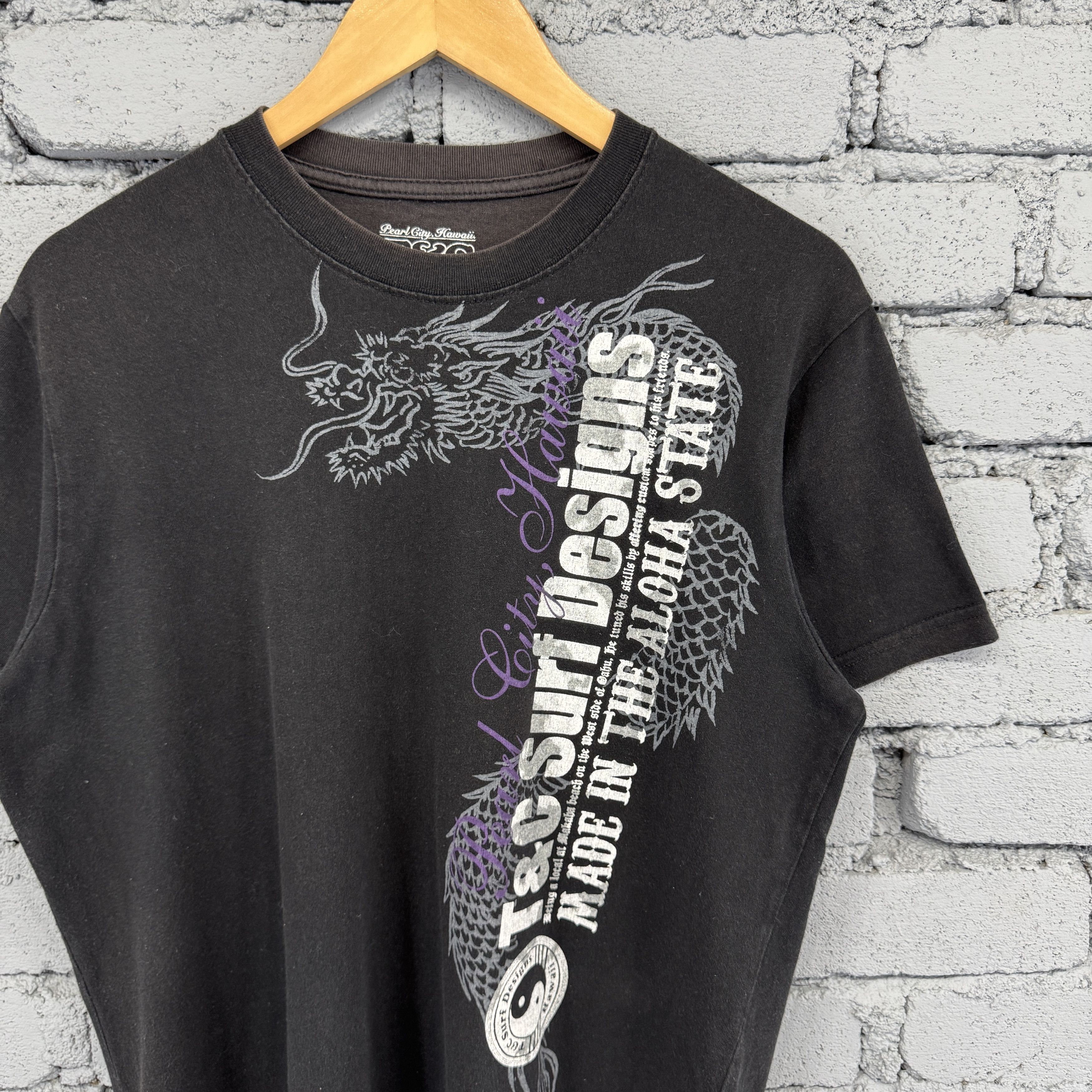 Vintage Vintage 00s T&C Surf Design Hawaii Dragon Backhit Tshirt Size US M / EU 48-50 / 2 - 5 Thumbnail