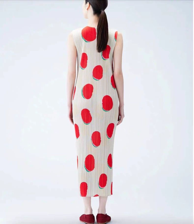 Issey Miyake Issey Miyake A round-neck dress featuring Fukuoka fruits Size L / US 10 / IT 46 - 6 Thumbnail