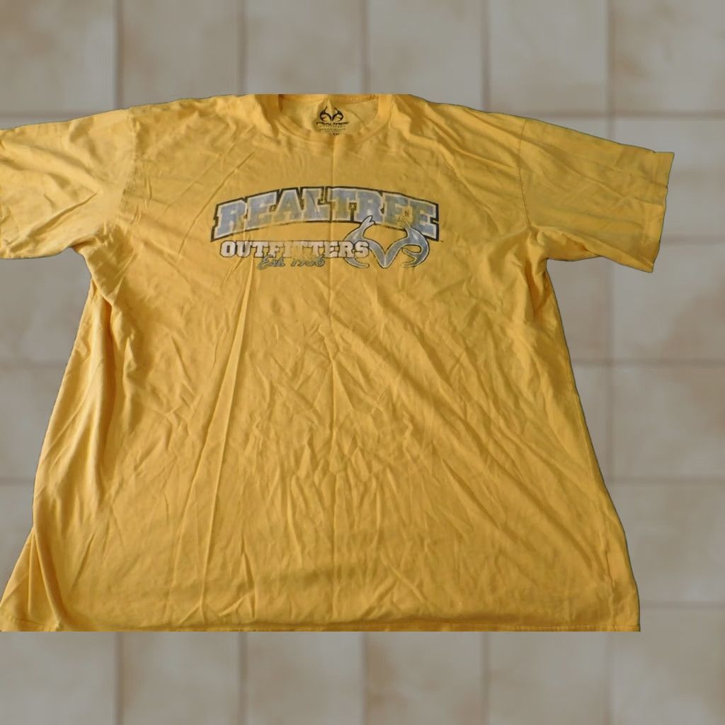 Realtree Realtree Mens T-Shirt 2XL Crew Neck Short Sleeve Yellow Logo Cotton Classic Breathable Shirts 2XL Mens Regular Certified Non-Vintage Size US XXL / EU 58 / 5 - 1 Thumbnail