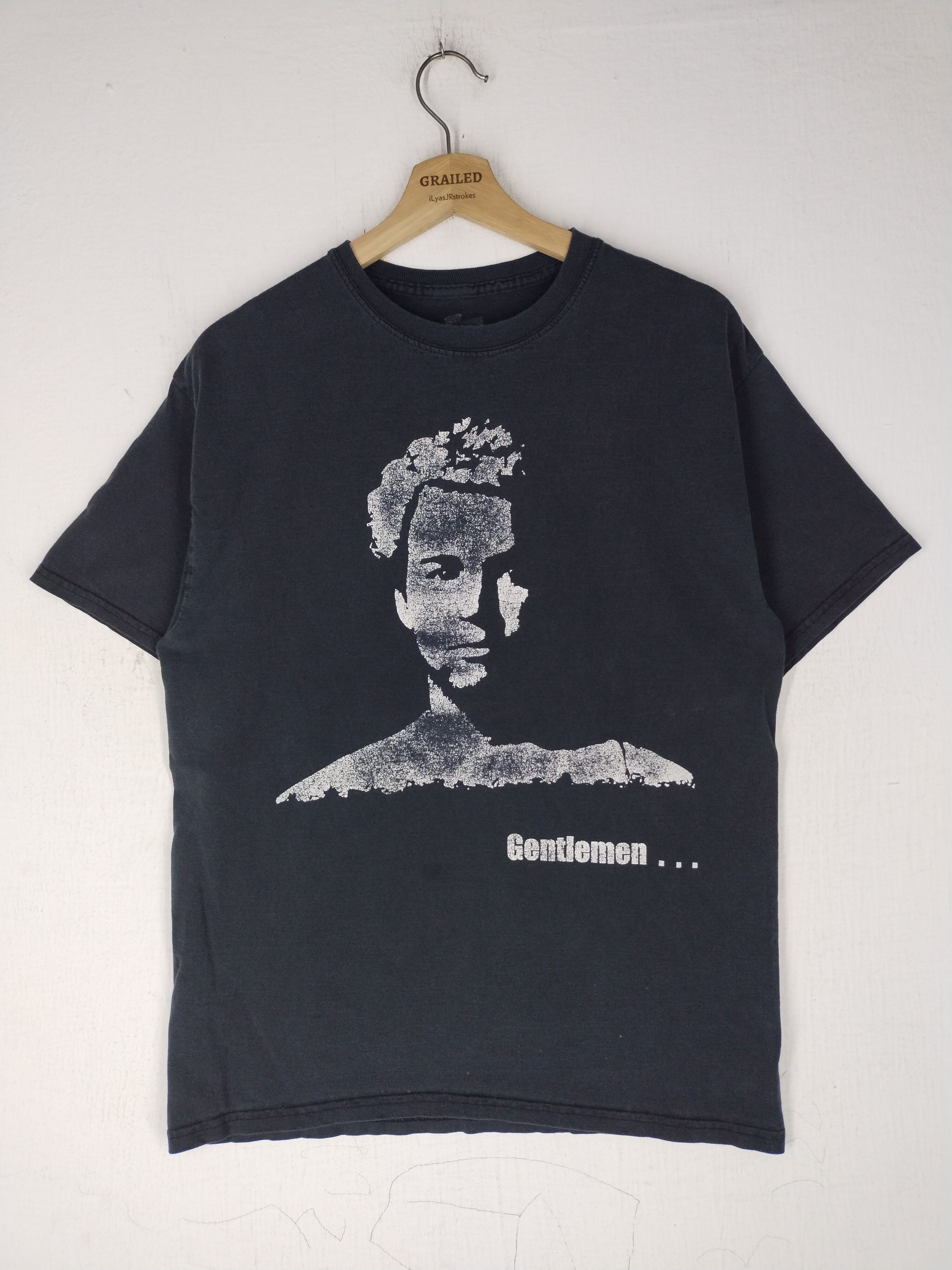 Vintage Vintage Boys Swim and Dive Faded Black Tee Size US S / EU 44-46 / 1 - 1 Thumbnail