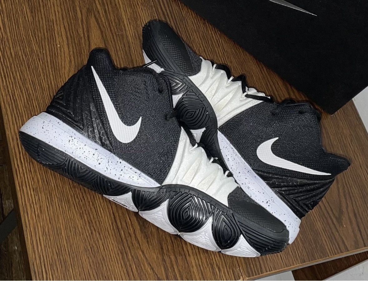 Nike Nike Kyrie 5 TB Black White Size US 10.5 / EU 43-44 - 3 Thumbnail