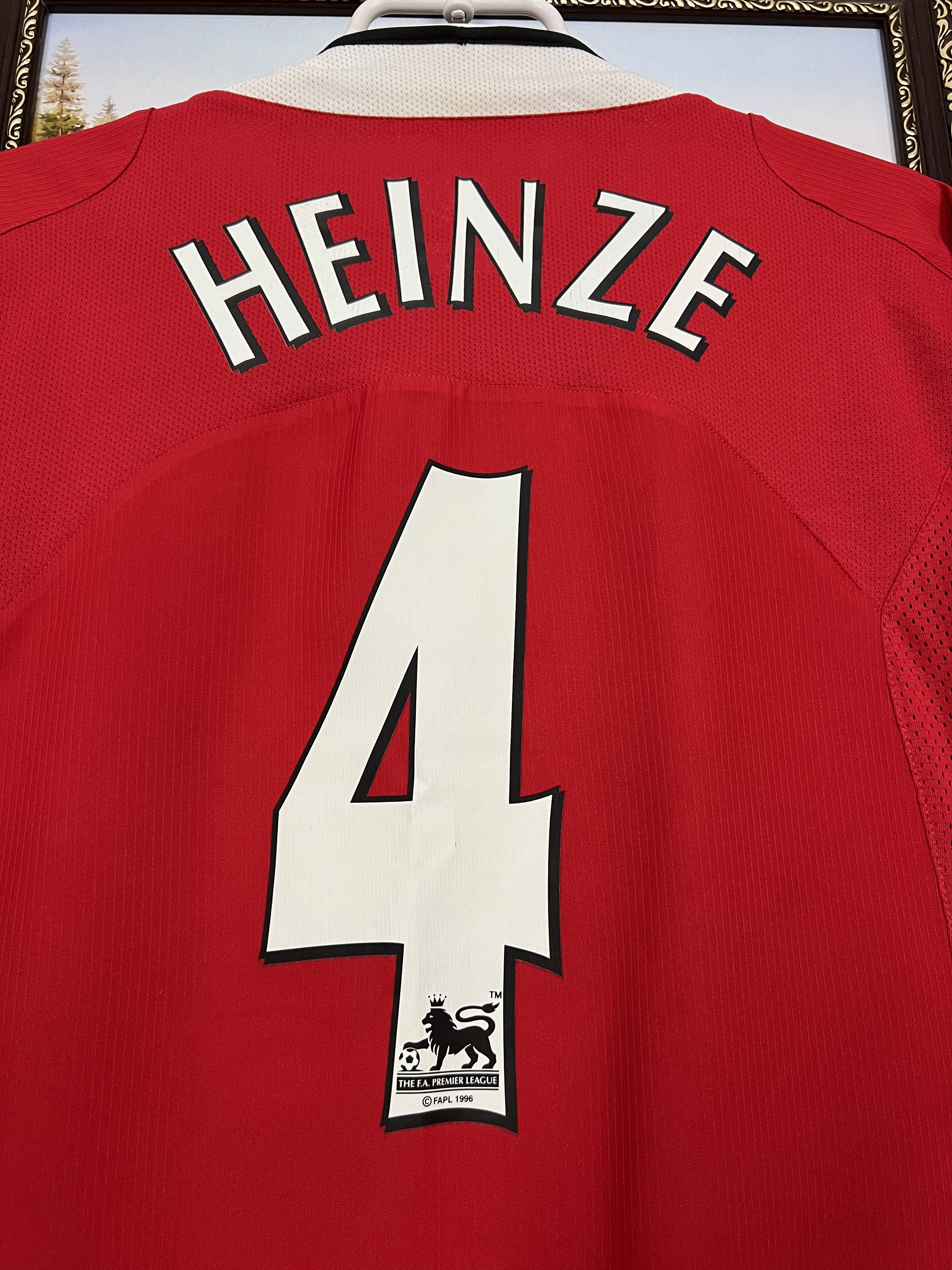 Nike Manchester United Home football shirt 2004 #4 Heinze Nike Size US M / EU 48-50 / 2 - 2 Thumbnail