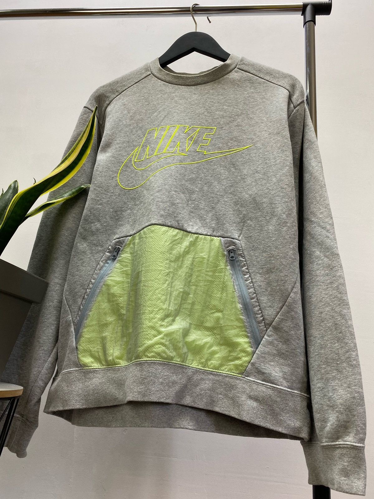 Nike × Vintage Nike Big Logo Crewneck Sweatshirt Pocket Size US L / EU 52-54 / 3 - 2 Thumbnail