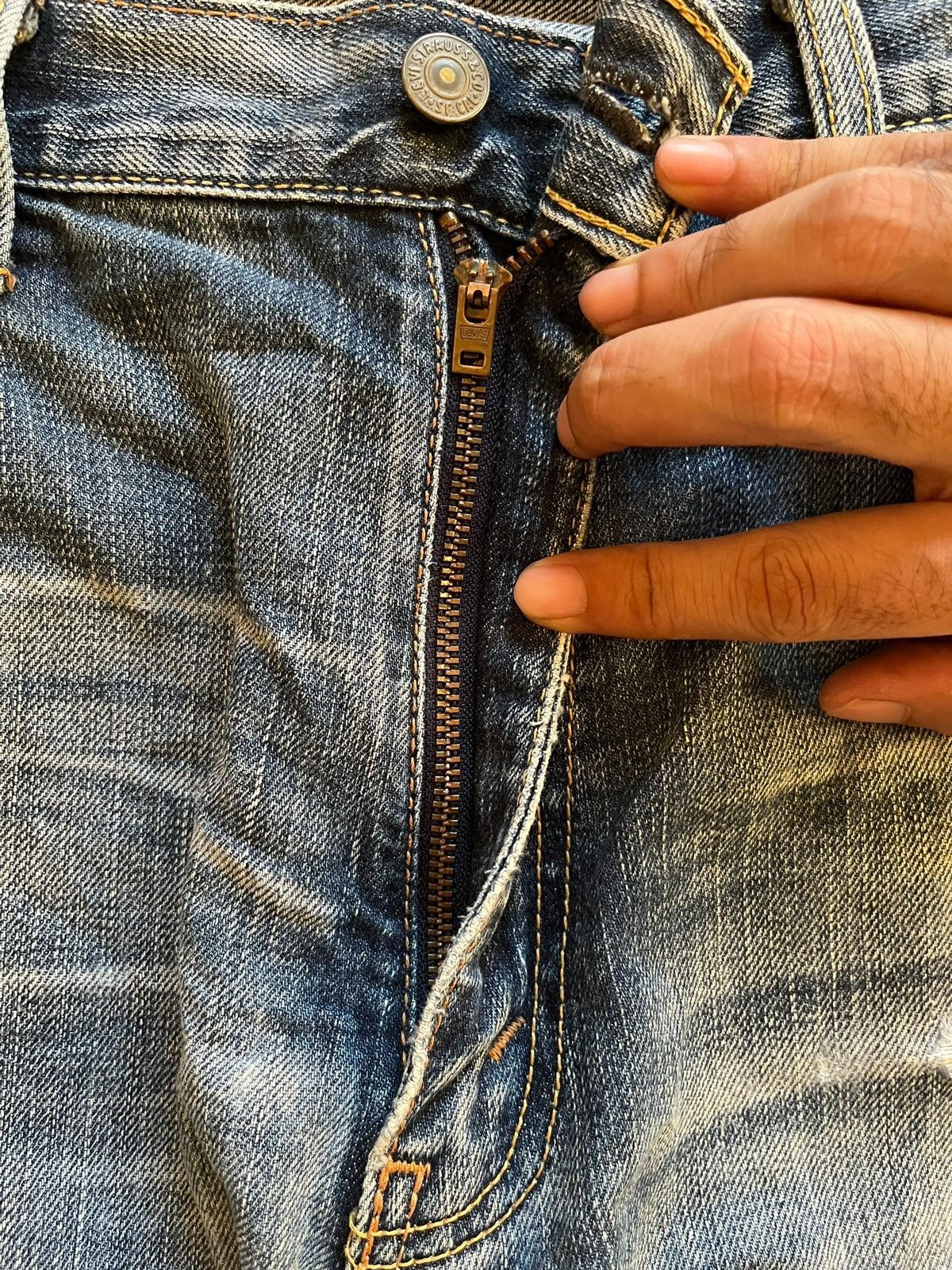Levi's Vintage 90s Levis 703 Blue Wash Distressed Baggy Jeans 37x32 Size US 37 - 3 Thumbnail