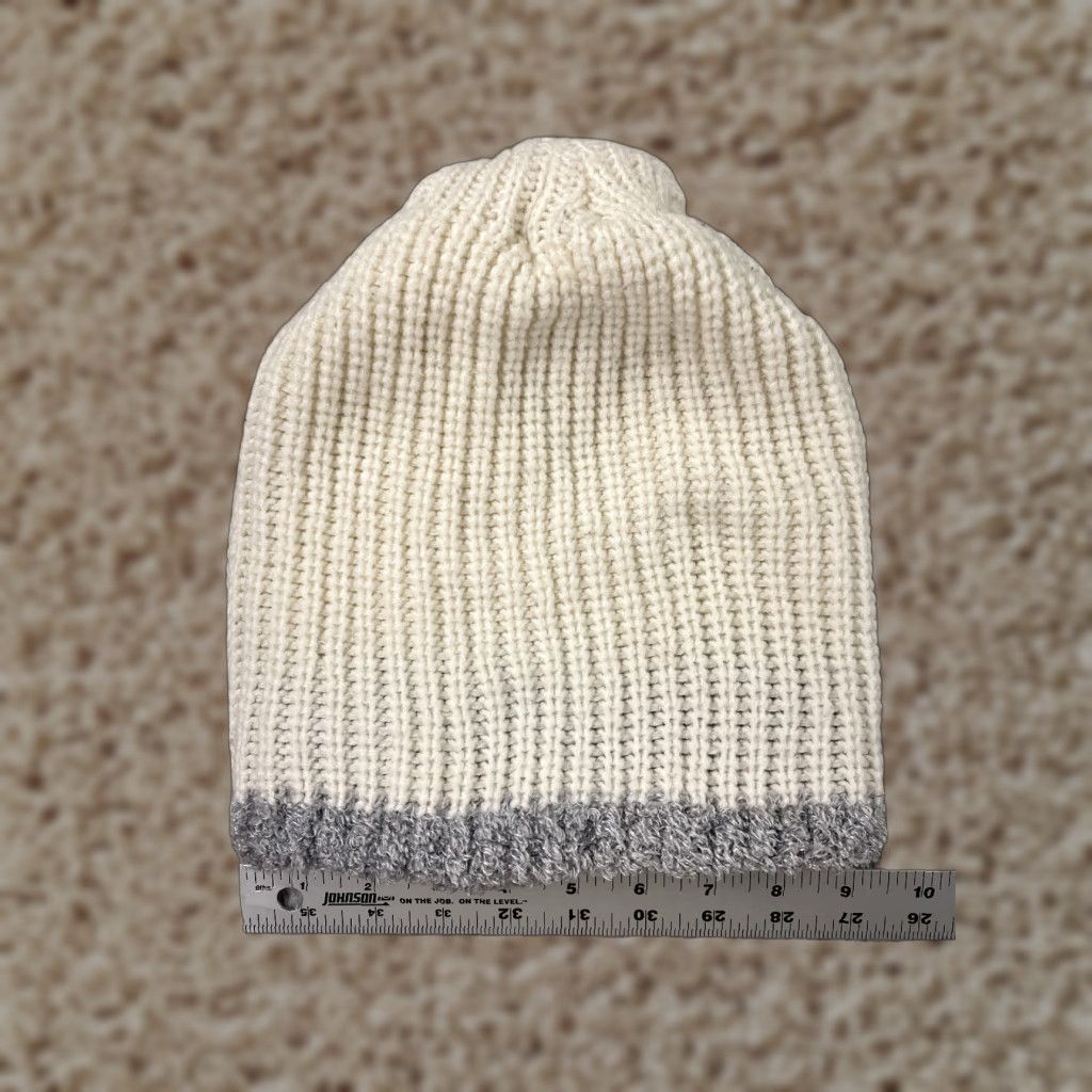 Vintage Beanie Toque Adult One Size White Gray Ribbed Knit 100% Acrylic Snow Ski Camp Hat/Cap Mens Size ONE SIZE - 1 Thumbnail